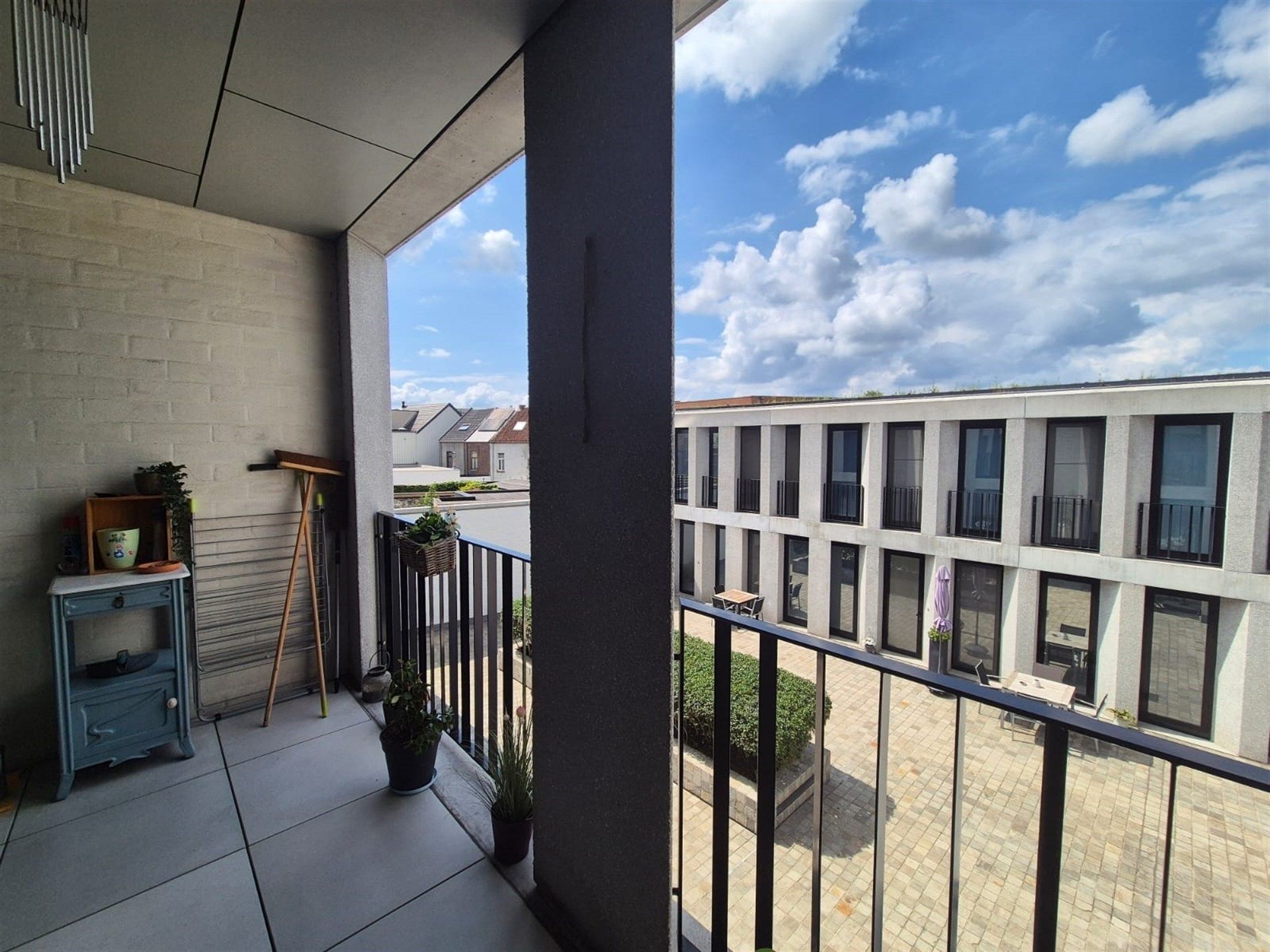 Modern exclusief appartement met terras en autostaanplaats. foto 14