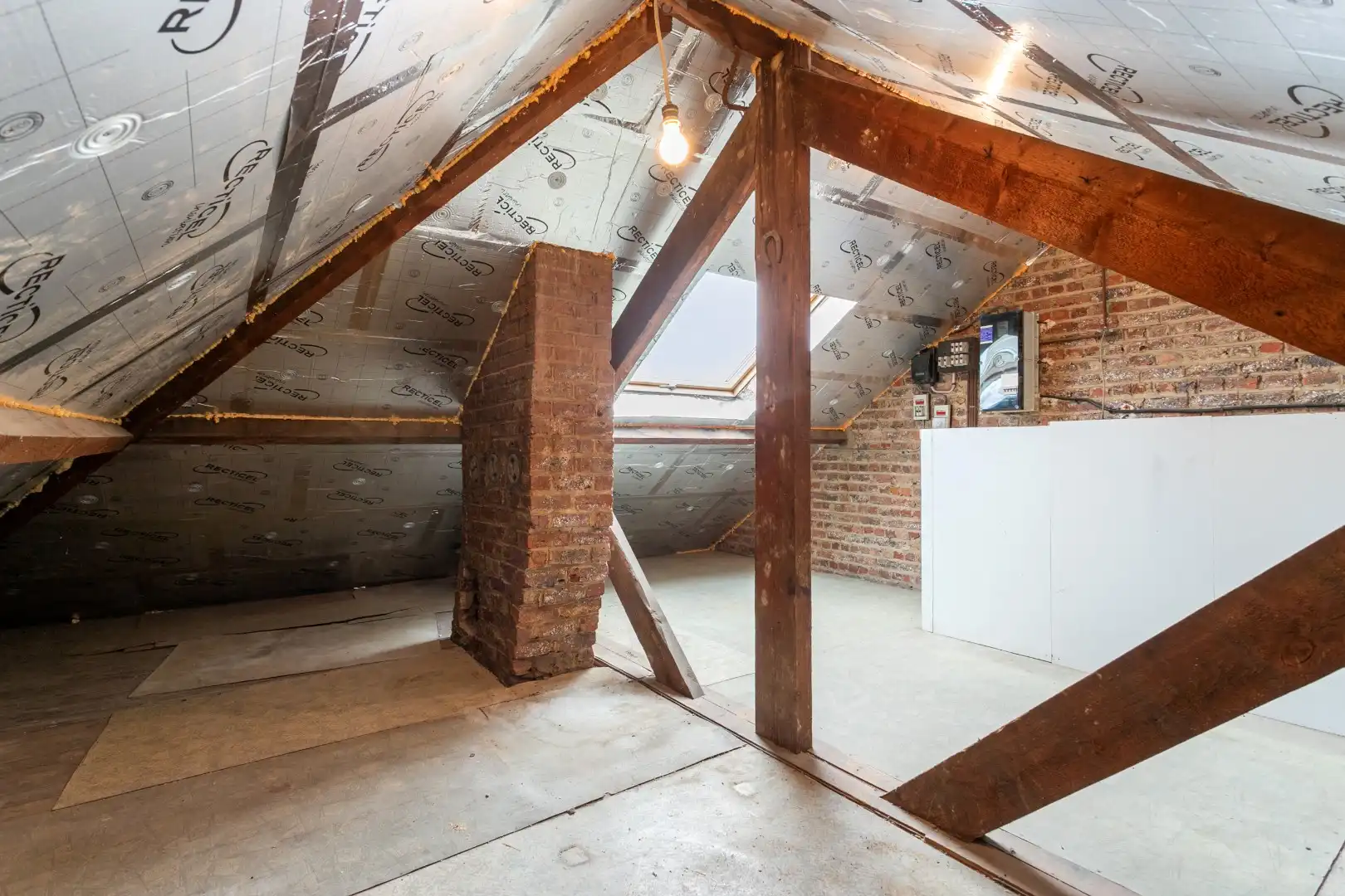 Te renoveren woning met 3 slpk te Buizingen foto 23