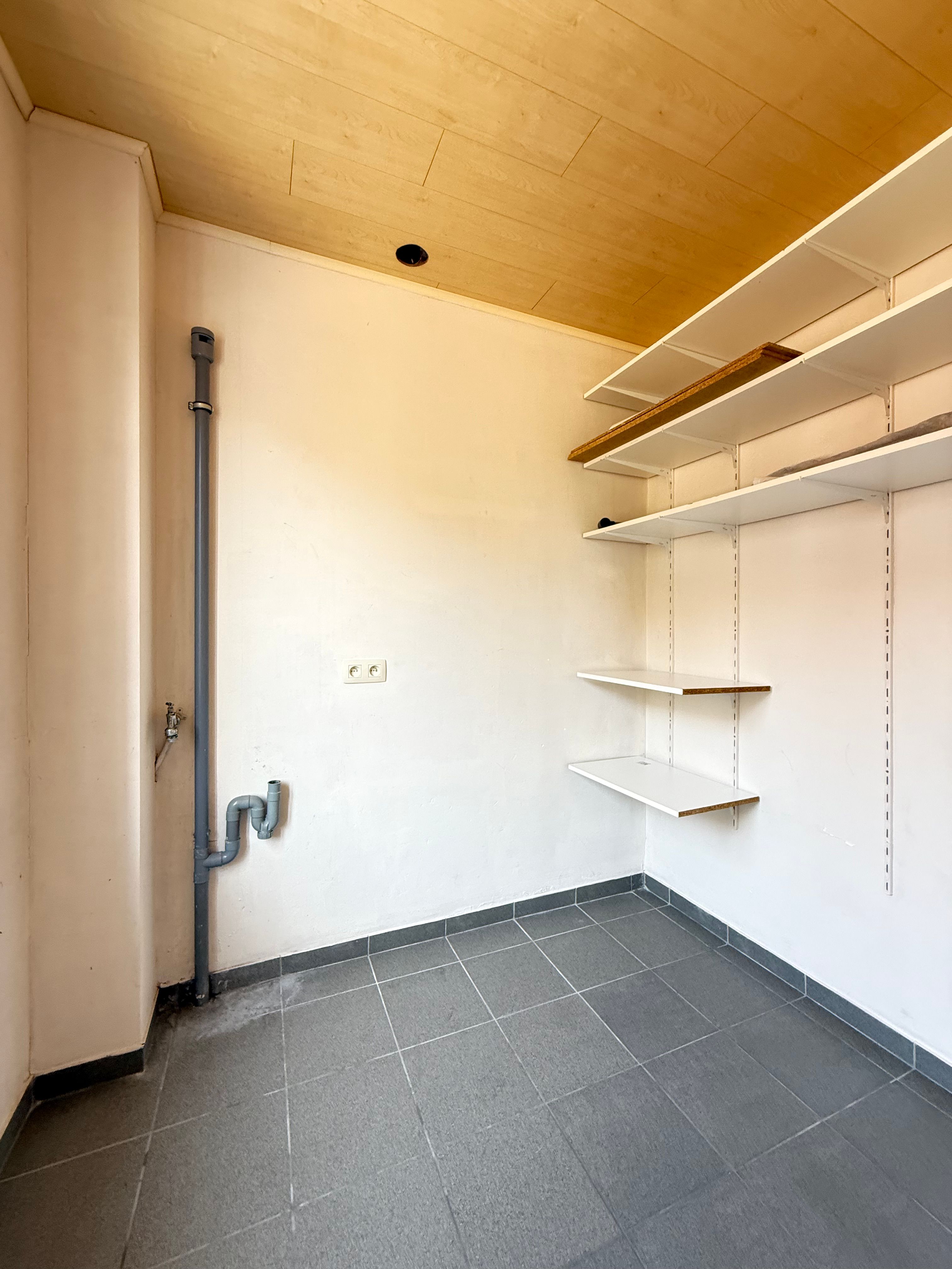 Moderne woning met koer foto 12