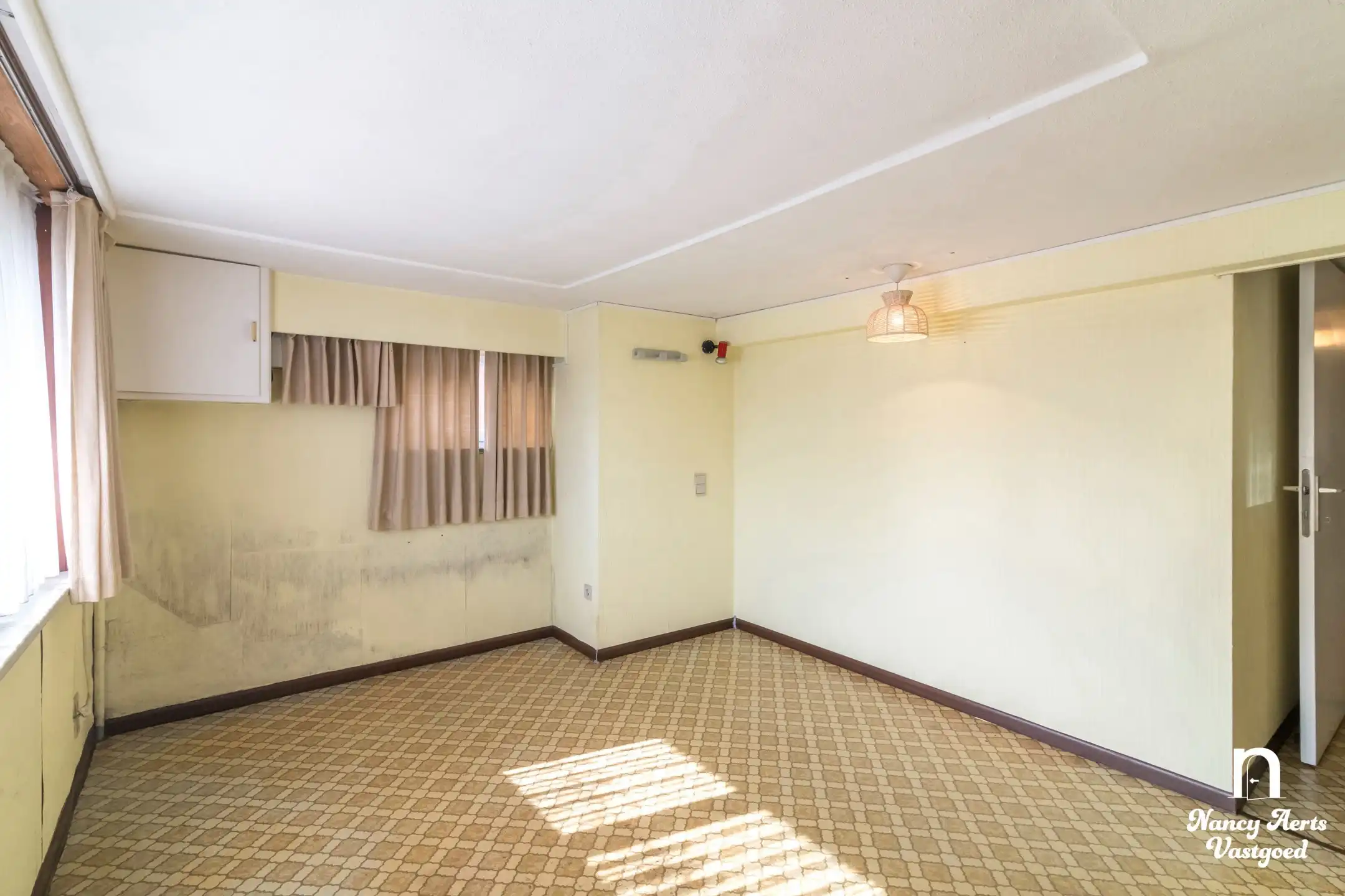 Karaktervolle woning met groene tuin in een rustige straat foto 37