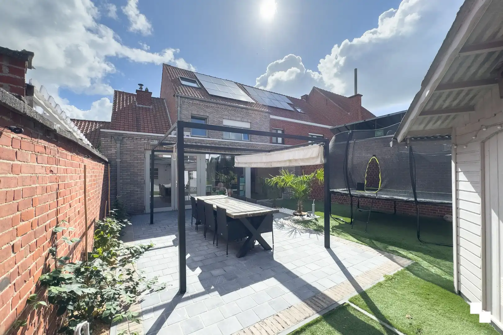 Energiezuinige gezinswoning met inpandige garage foto {{pictureIndex}}