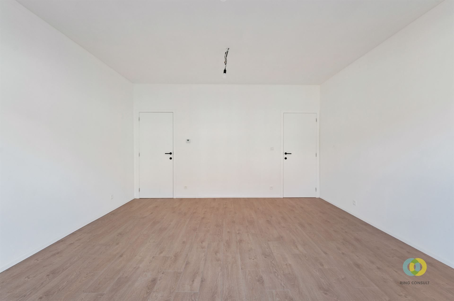 Gerenoveerd appartement met twee slaapkamers foto 2