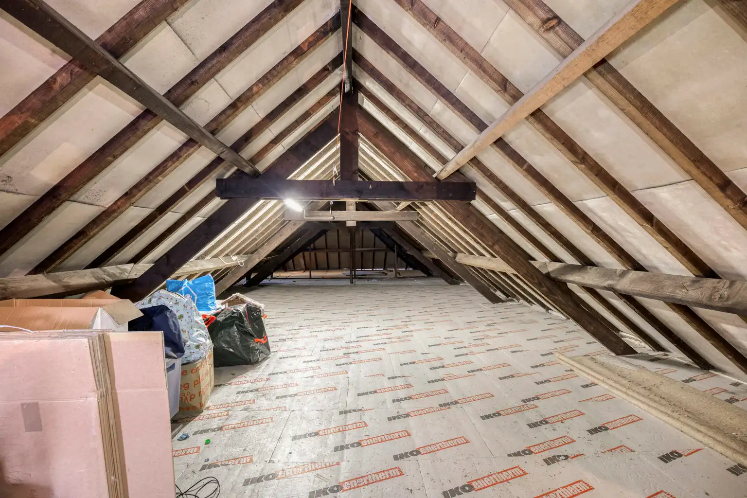 Ruime laagbouwwoning op 1806m² met omheinde tuin foto 24