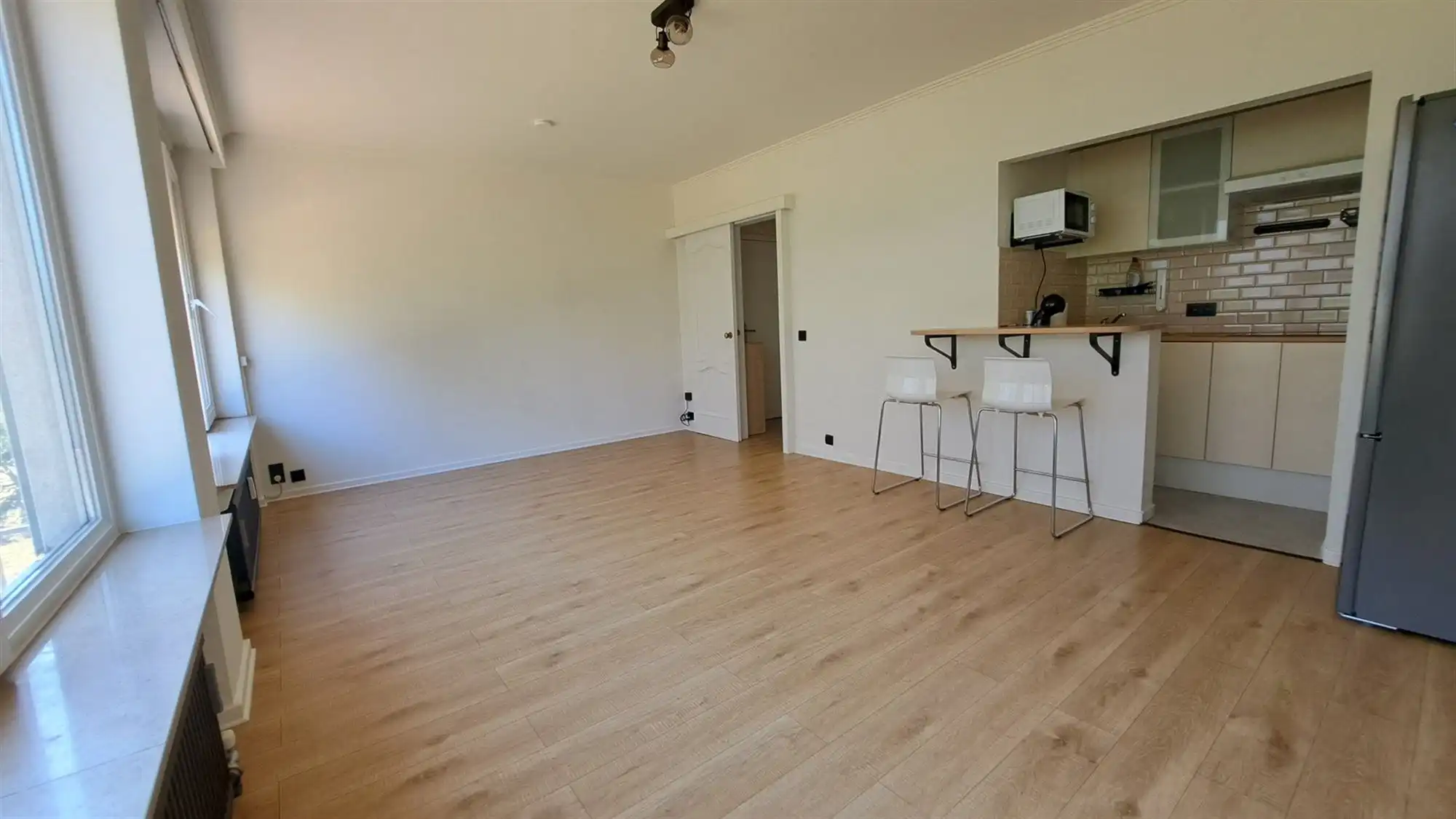 Instapklare lichtrijke studio van 32m2 te Kessel-Lo. foto {{pictureIndex}}