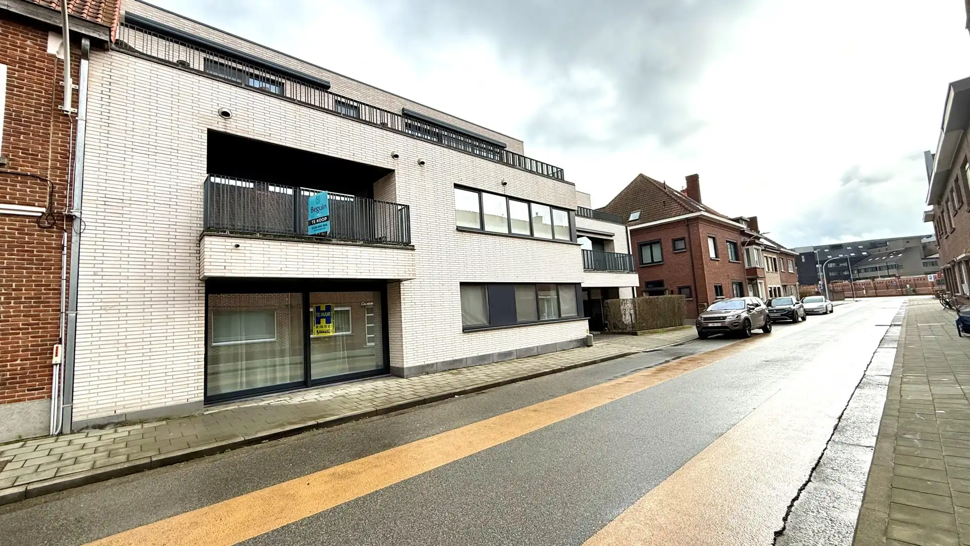 Gelijkvloers appartement met 2 slaapkamers, tuin en autostandplaats foto 2