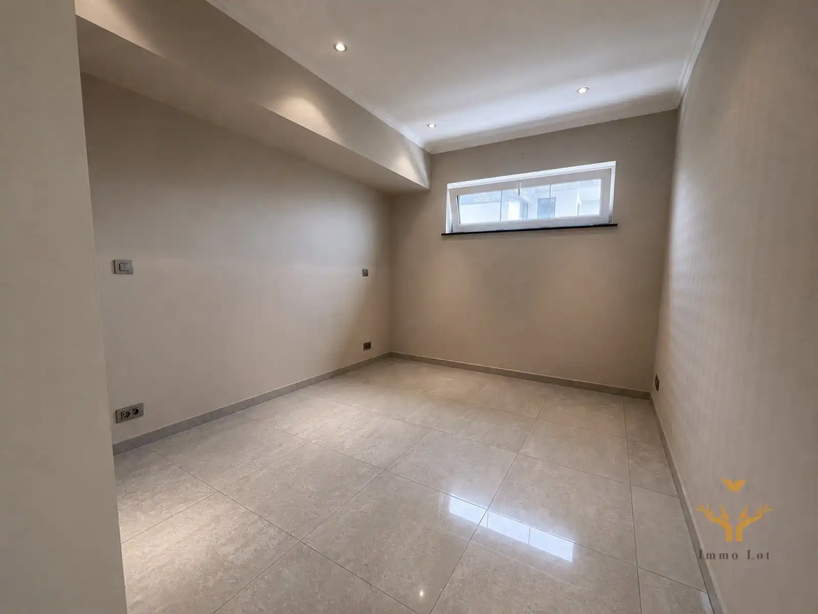 Luxueus, vernieuwd appartement met uniek zicht op Donkmeer foto 13