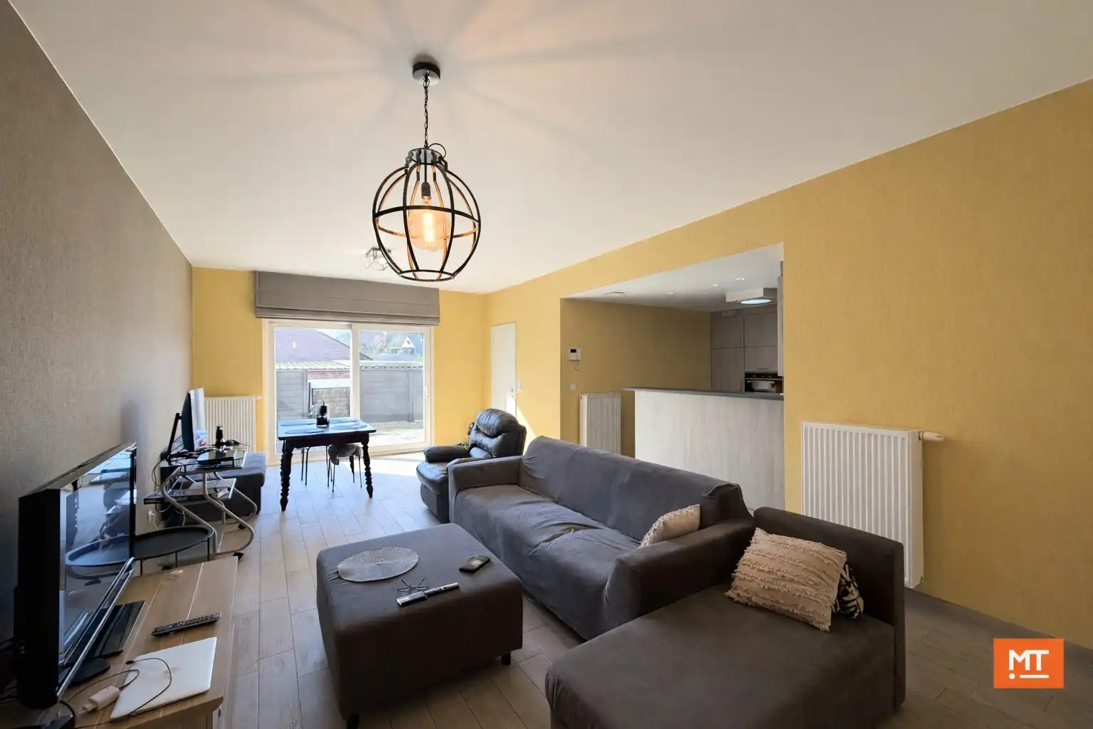 Gelijkvloers appartement met 2 slaapkamers, Zuidwestgericht terras en garage in het centrum van Zonnebeke foto 2