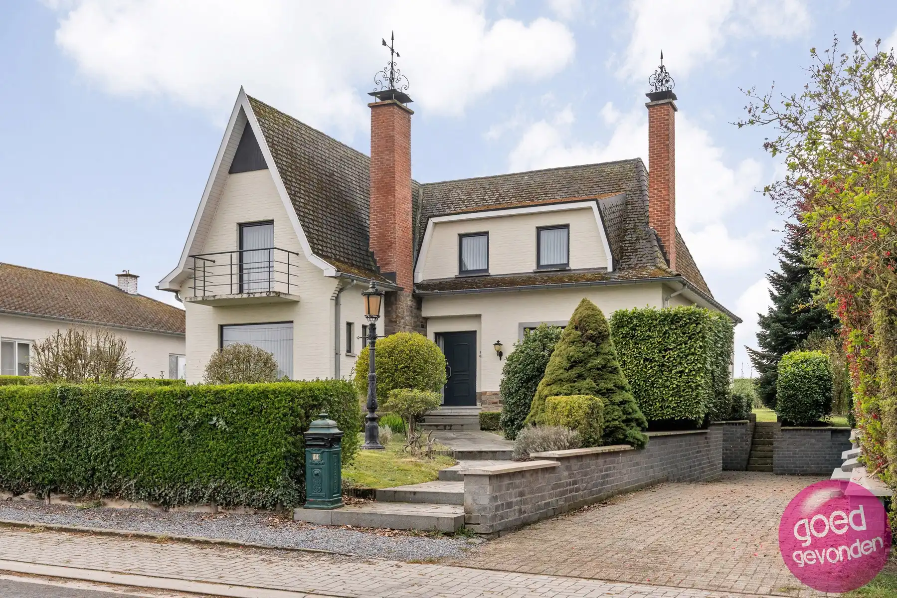 VILLA - 5 tot 6 SLK - TERRAS - TUIN - VERANDA - GARAGE foto {{pictureIndex}}