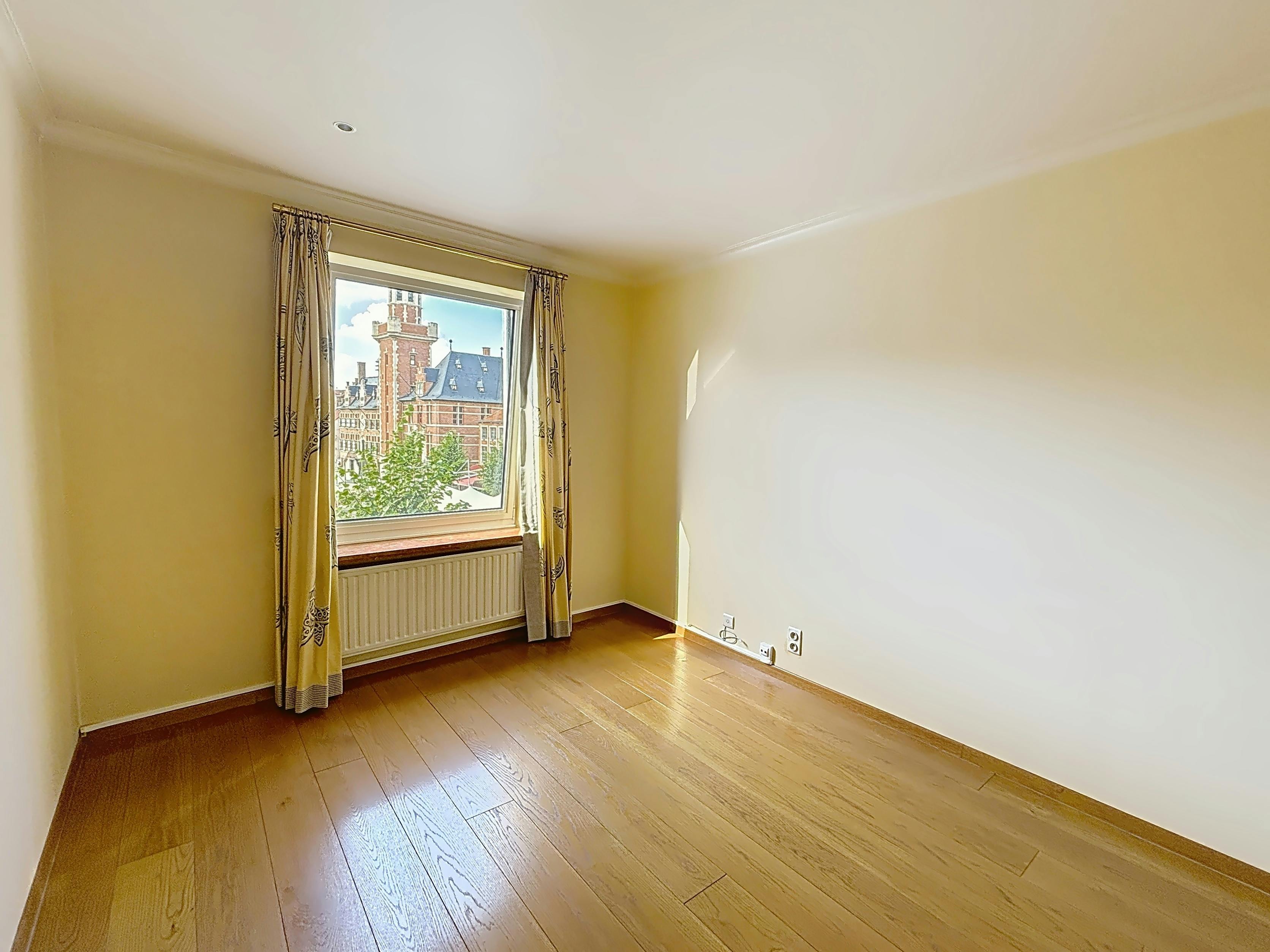 Instapklaar appartement met 3 slaapkamers en garagebox op de markt van Eeklo foto 11