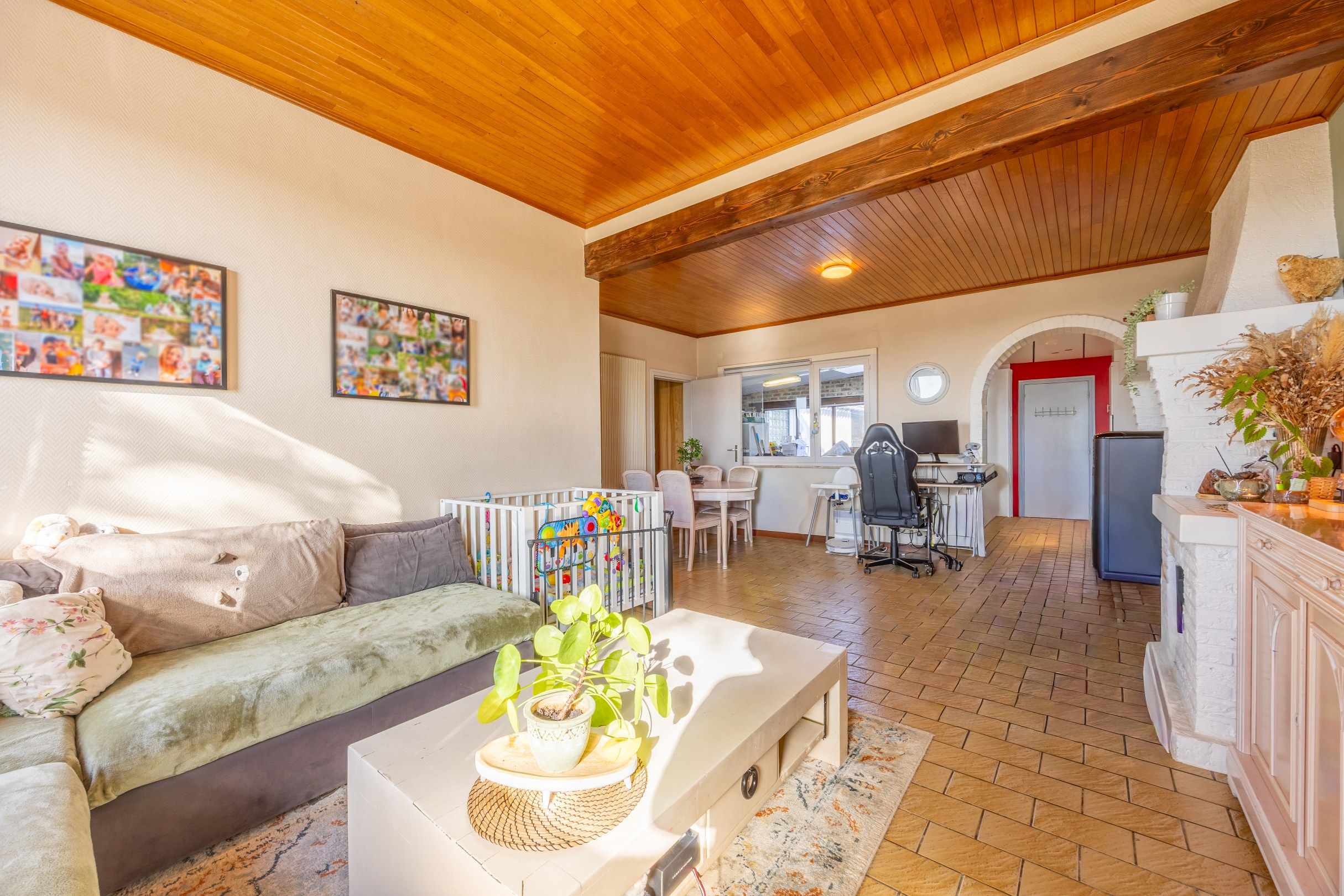 RUIME WONING MET TUIN EN UITWEG foto 4