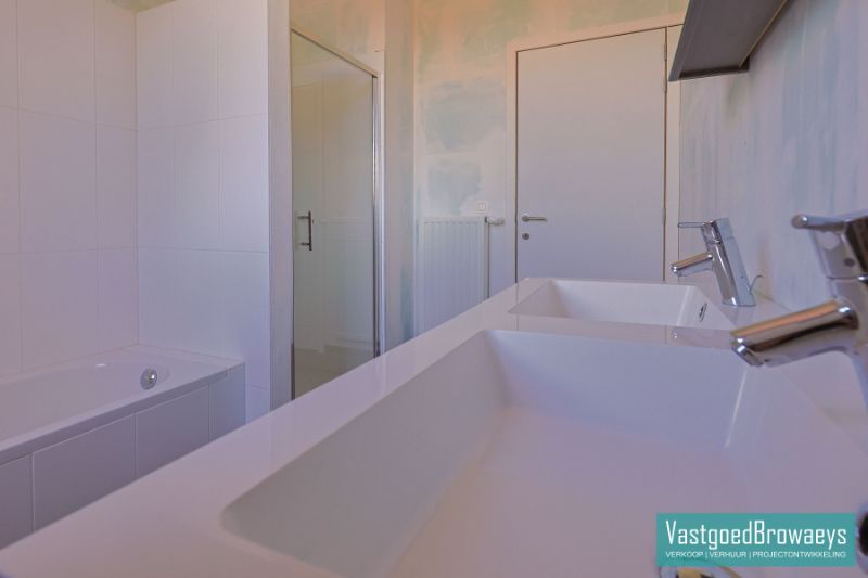Instapklaar 2-Slaapkamerappartement tegenover Station Ronse – Ideaal als Investering! foto 13