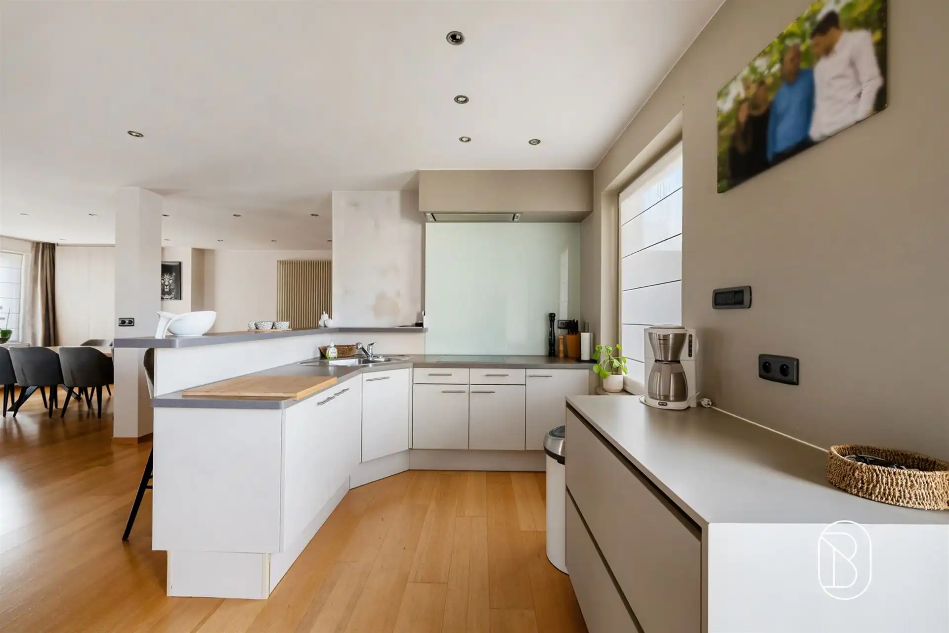 Topgelegen frituur en instapklaar duplex appartement foto 21