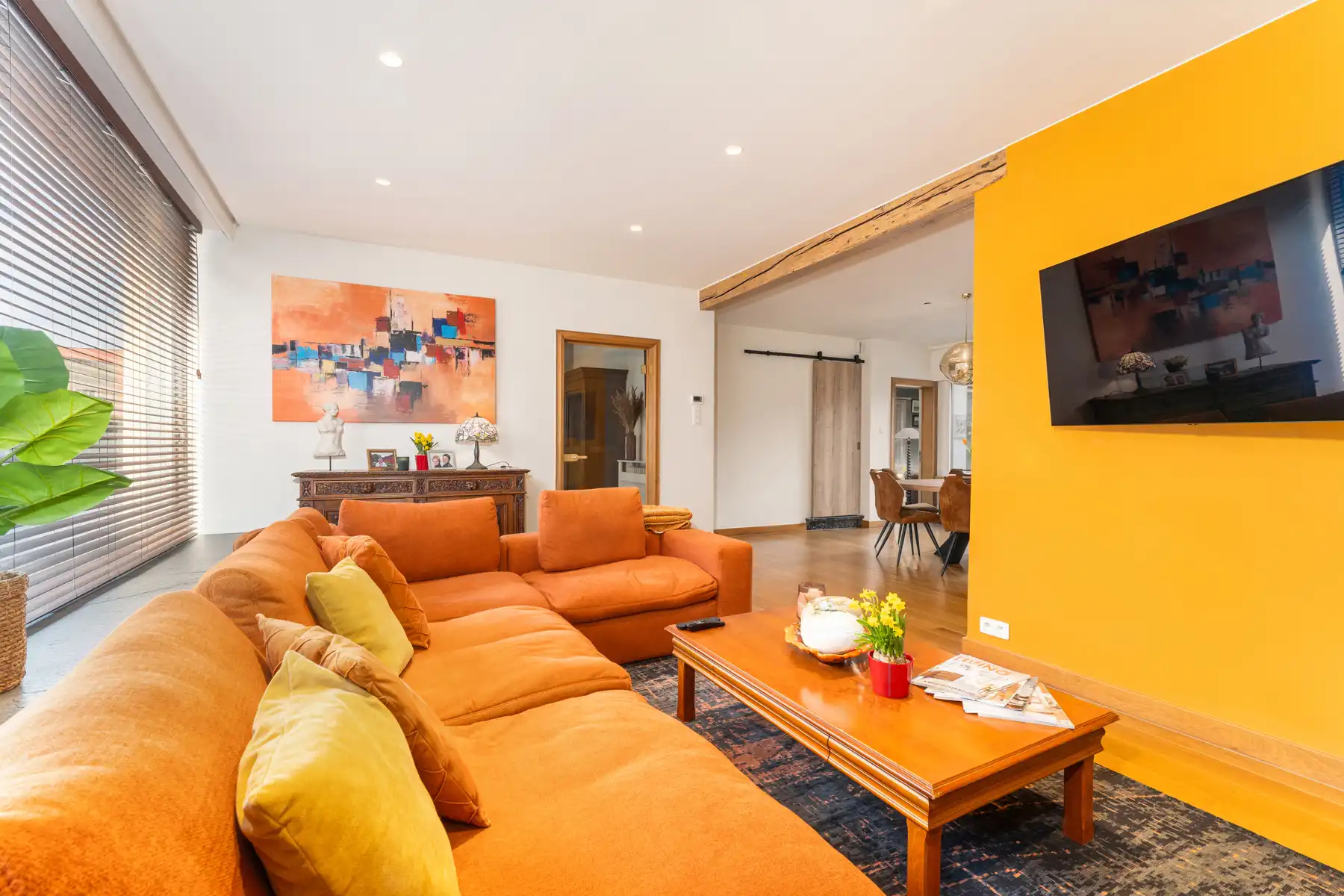 Charmante gerenoveerde woning met 3 slpk en 2 garages  foto 7