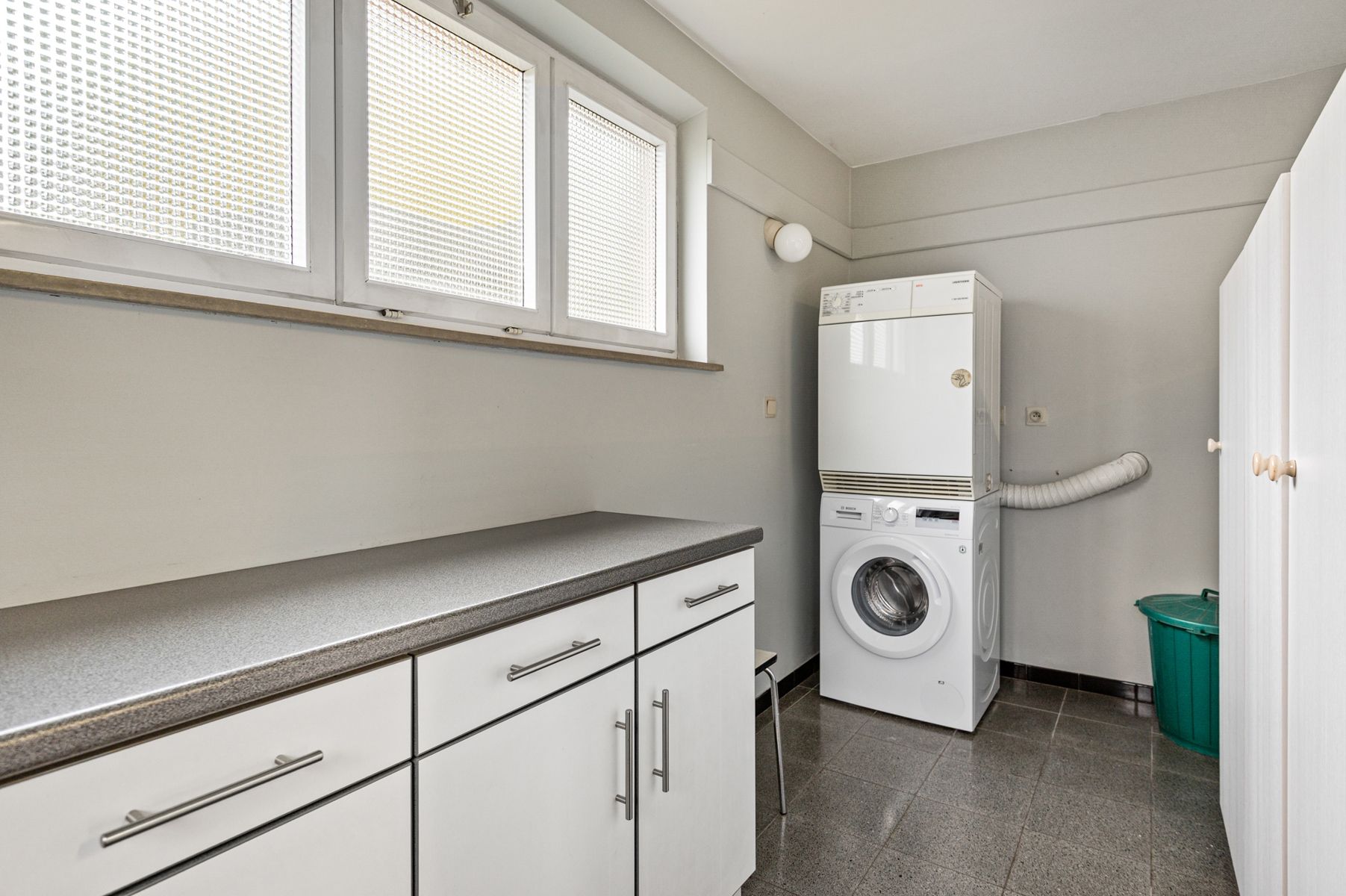 Ruime gezinswoning met tuin en garage op 856 m2 foto 13