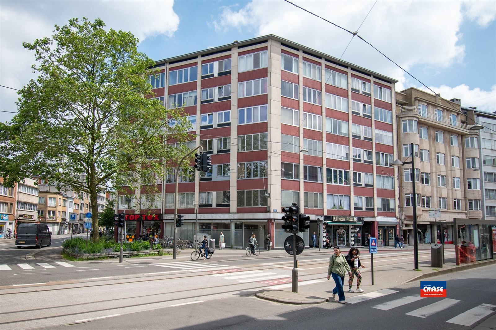 Centraal gelegen appartement met 2 slaapkamers  (4de verdieping) foto 2