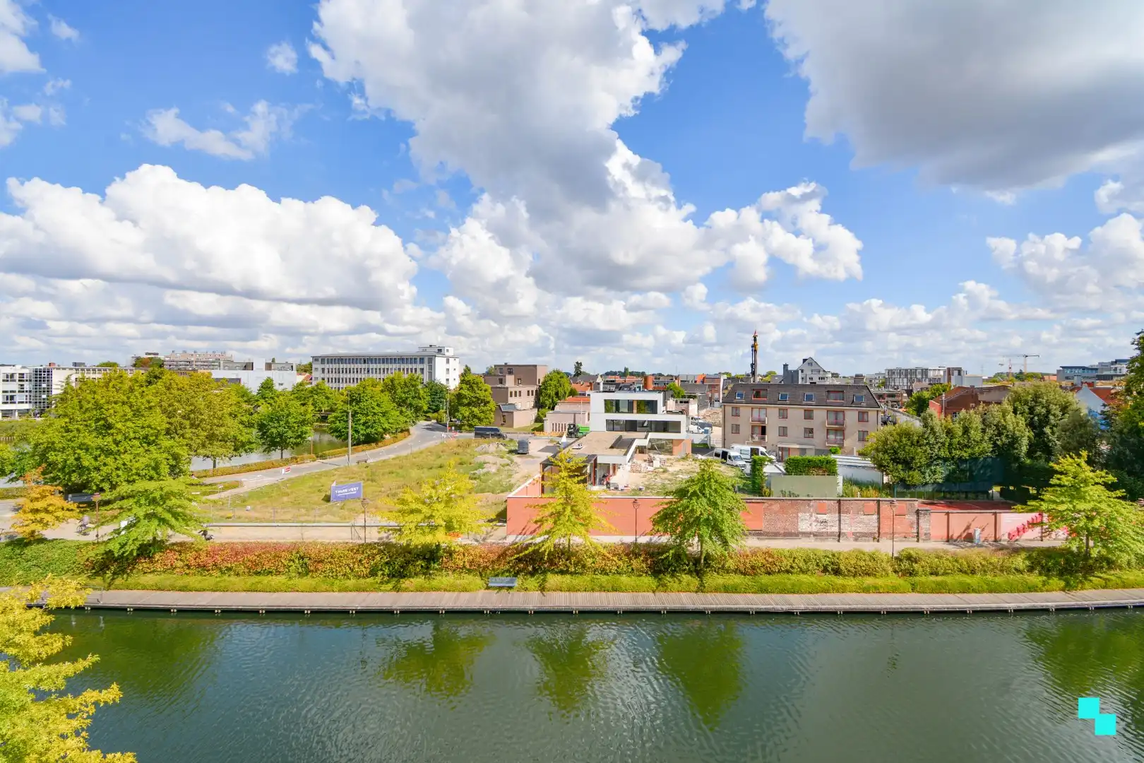 UItzonderlijk ruim appartement aan het water te Roeselare! foto 17