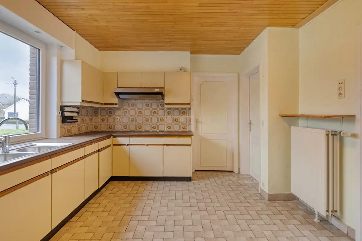 Ruime woning met 3 slaapkamers en tuin foto 11