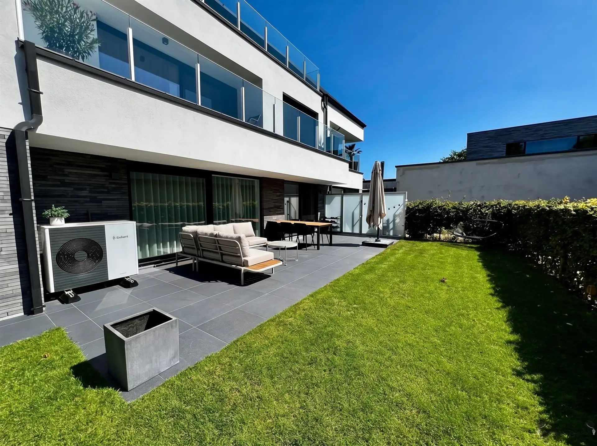 Nieuwbouw appartement glkvlrs met tuin, carport en buitenberging foto {{pictureIndex}}