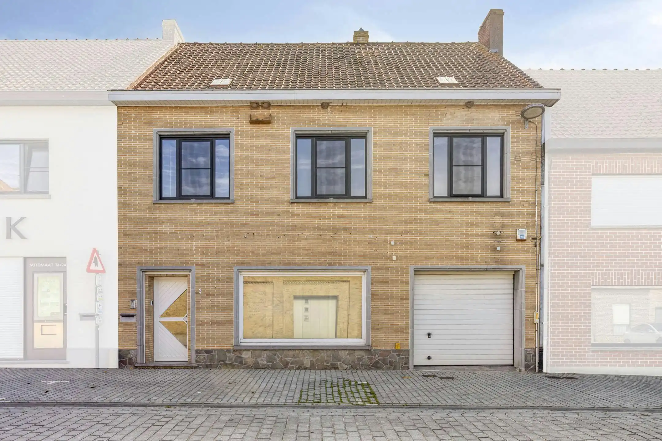 Uitzonderlijk ruime woning (307m²) te koop in centrum Zillebeke foto 2