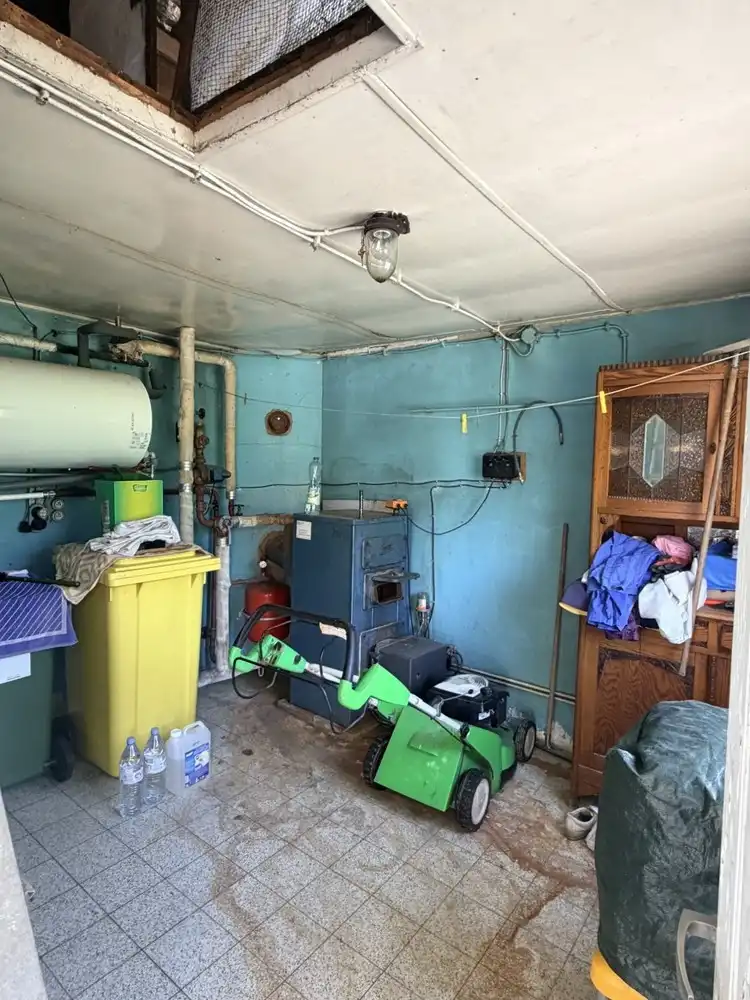 Charmante te renoveren woning op een perceel van ca. 15 are met zuidgerichte tuin foto 21