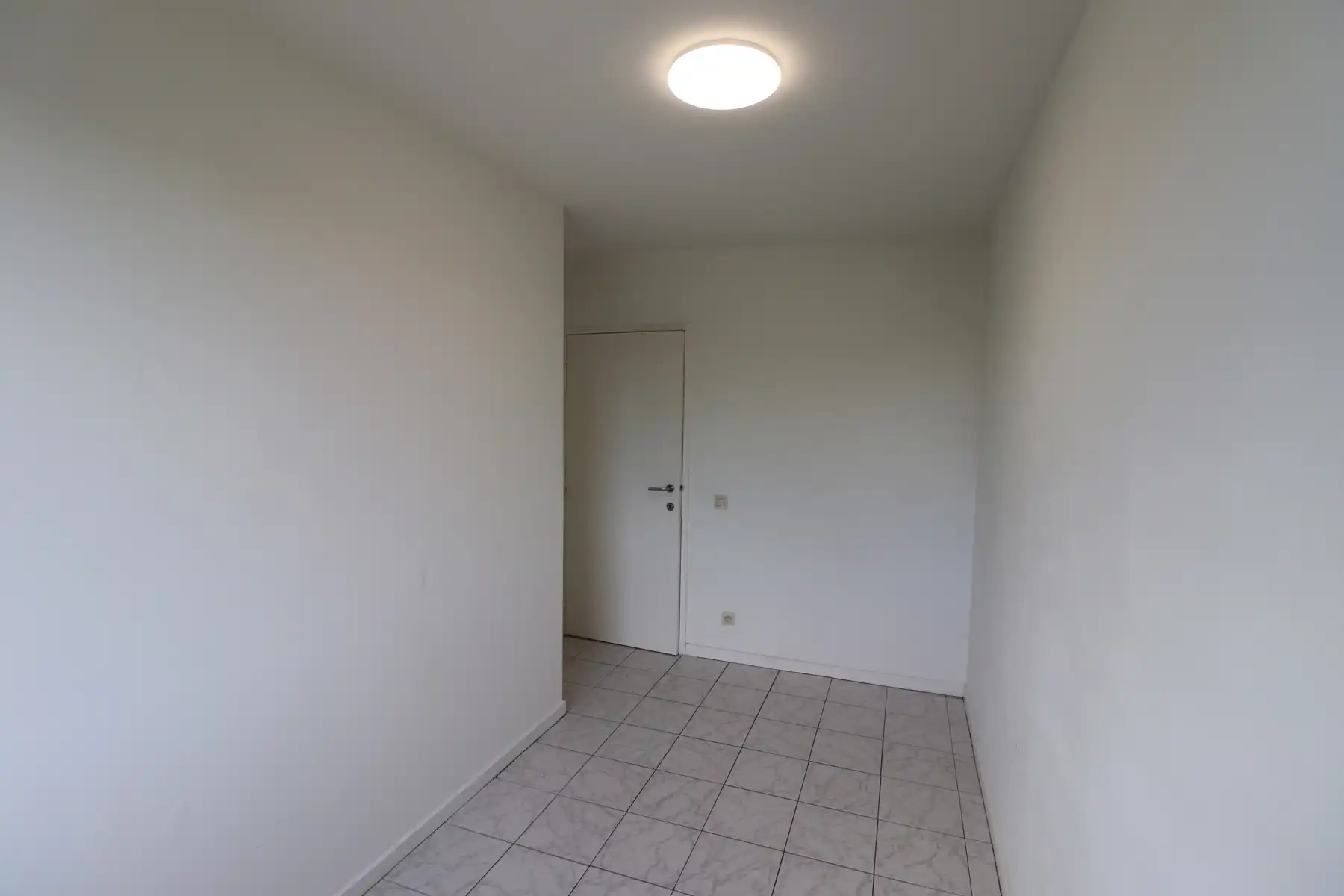 Appartement op de 3de verdieping met 2 slaapkamers en lift. foto 9