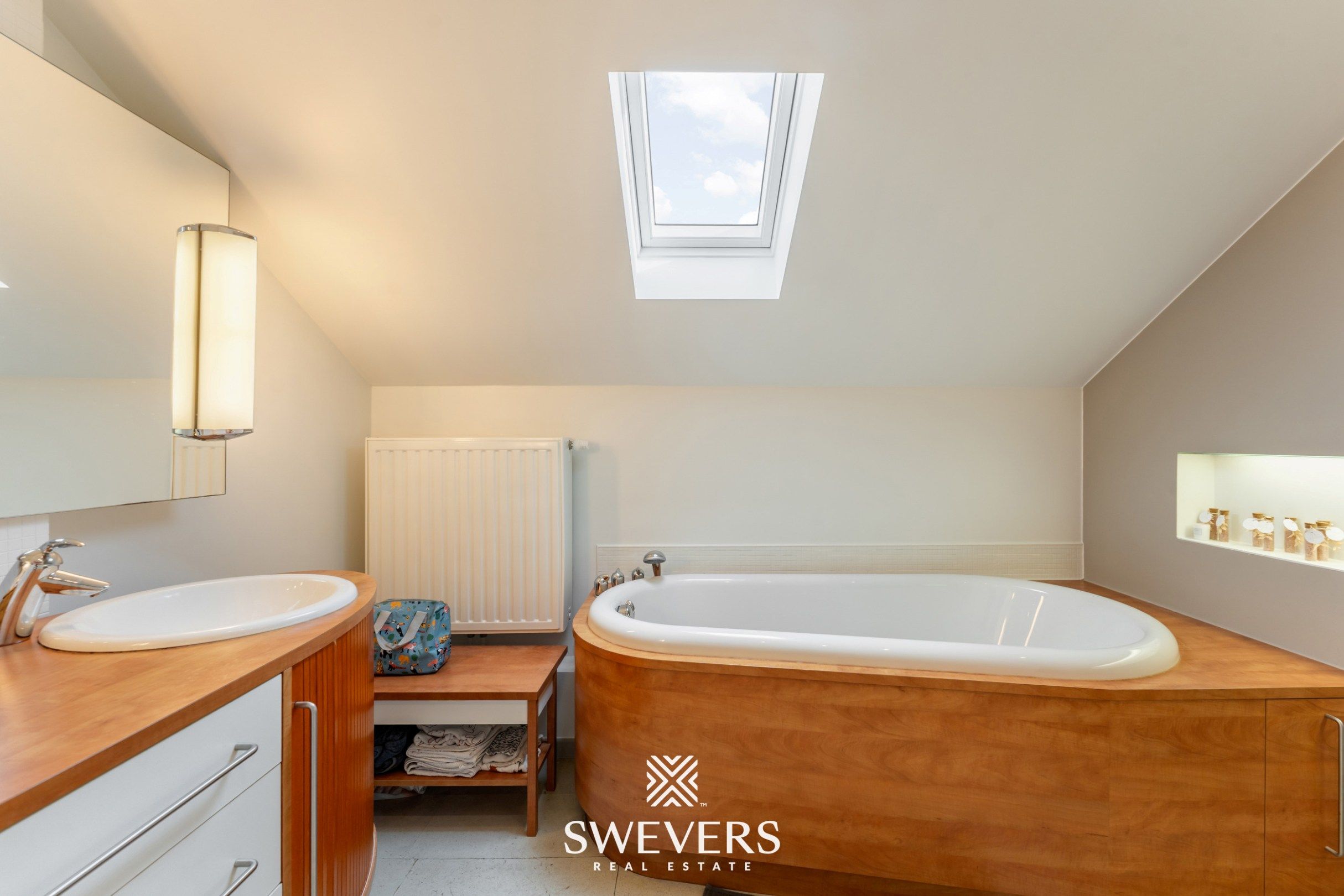 Knusse, hedendaagse gezinswoning met warme indeling en grote, zonnige tuin foto 23