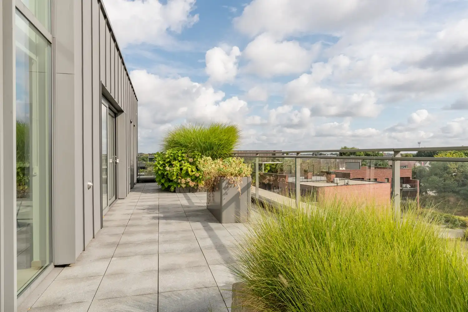 Exclusief penthouse van 234 m² met 195 m² aan terrassen in hartje Overpelt foto 54