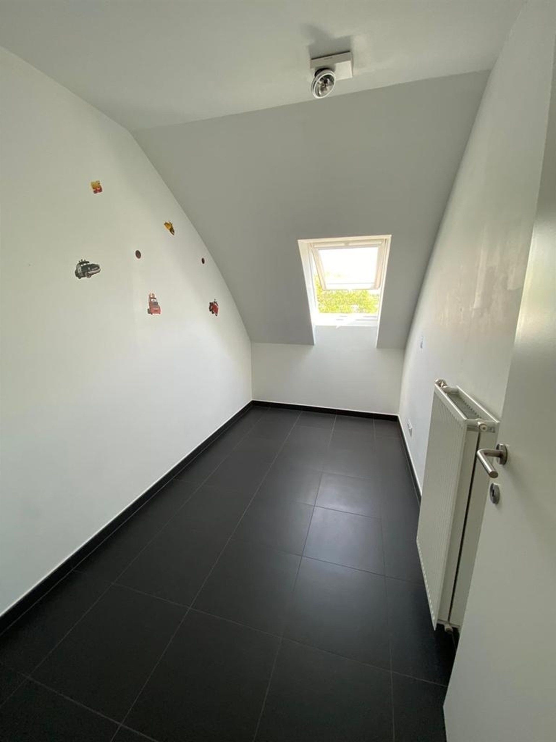 Gunstig gelegen duplex appartement met carport. foto 14