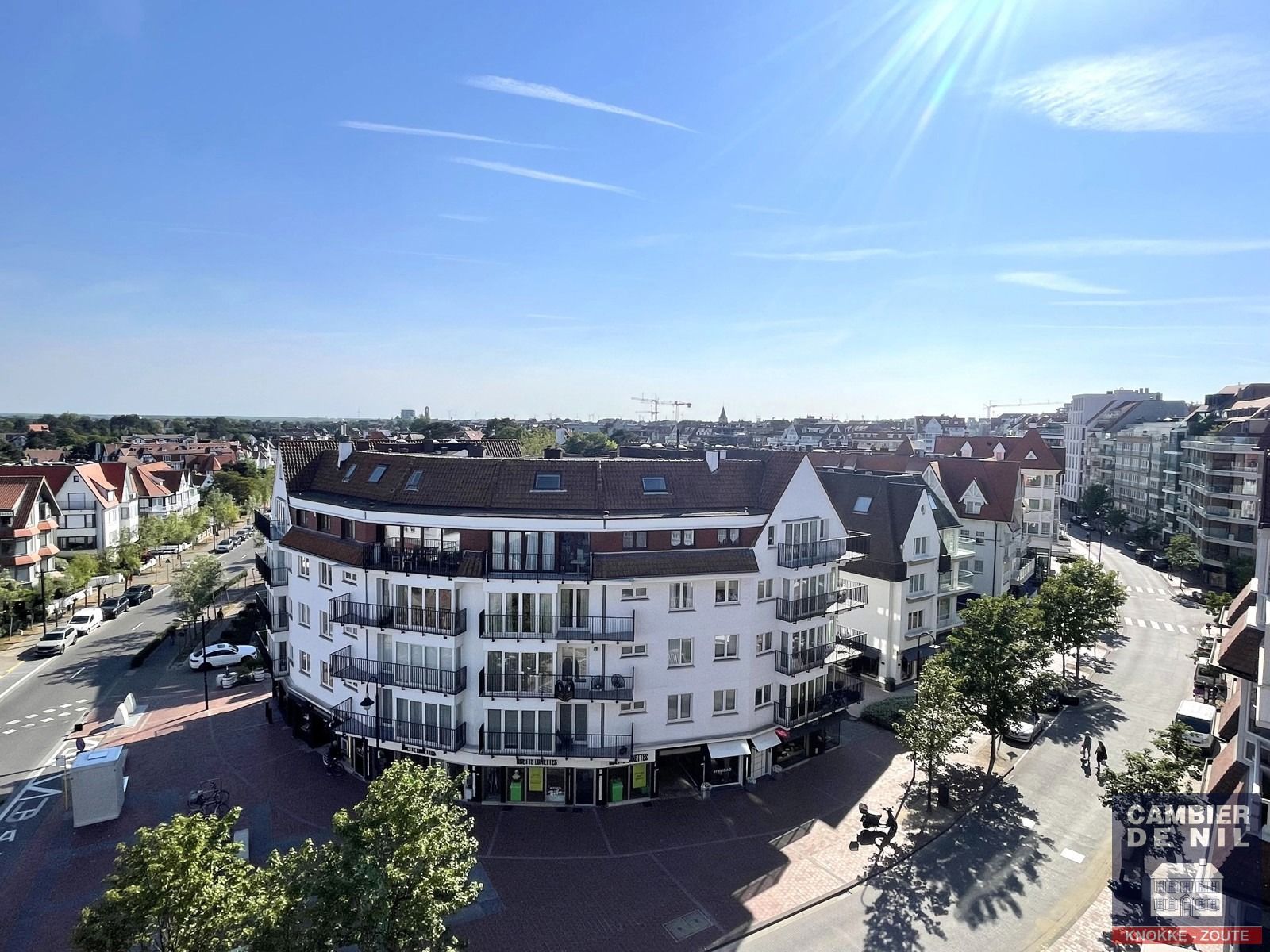 Instapklaar, lichtrijk en gemeubeld appartement aan het Albertplein foto 10