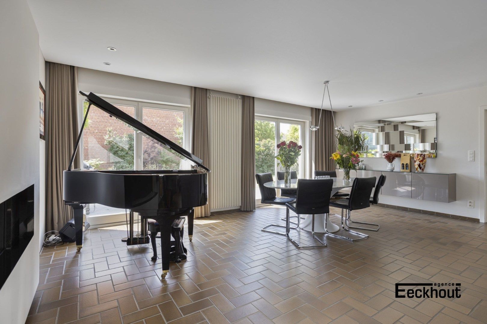 Instapklare villa met garage en aanpalend perceel bouwgrond! foto 2