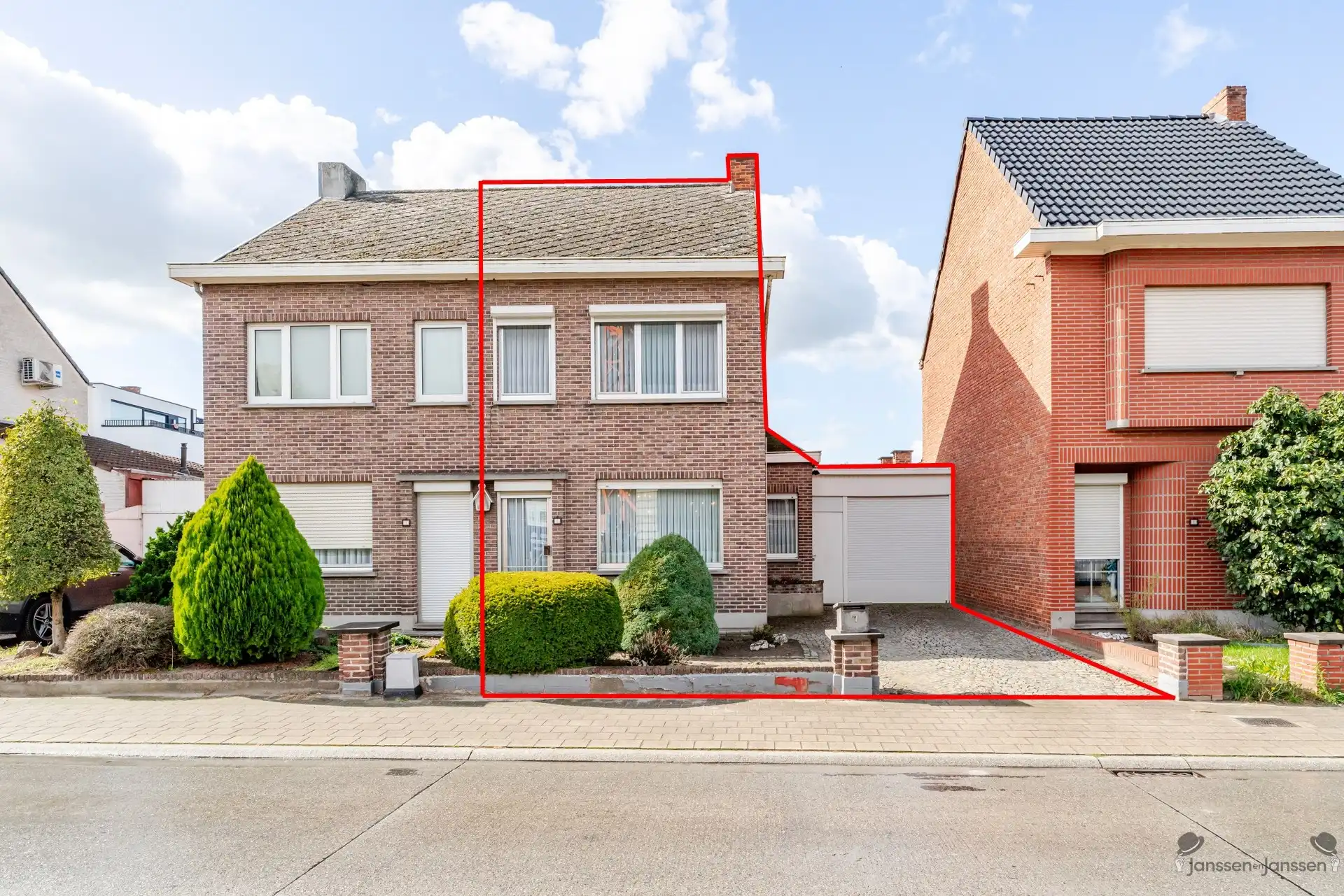 Hoofdfoto van de publicatie: Te renoveren woning met 3 slaapkamers te Beerzel