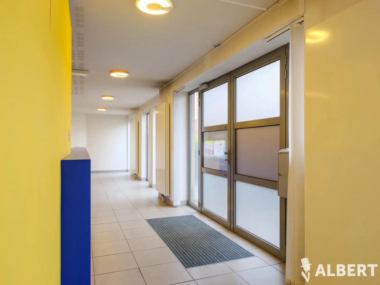 Modern handelspand op zichtlocatie te centrum Tielt foto 7