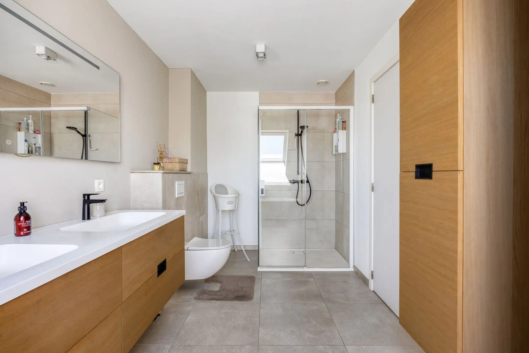 Recente energiezuinige woning met landelijke charme foto 13