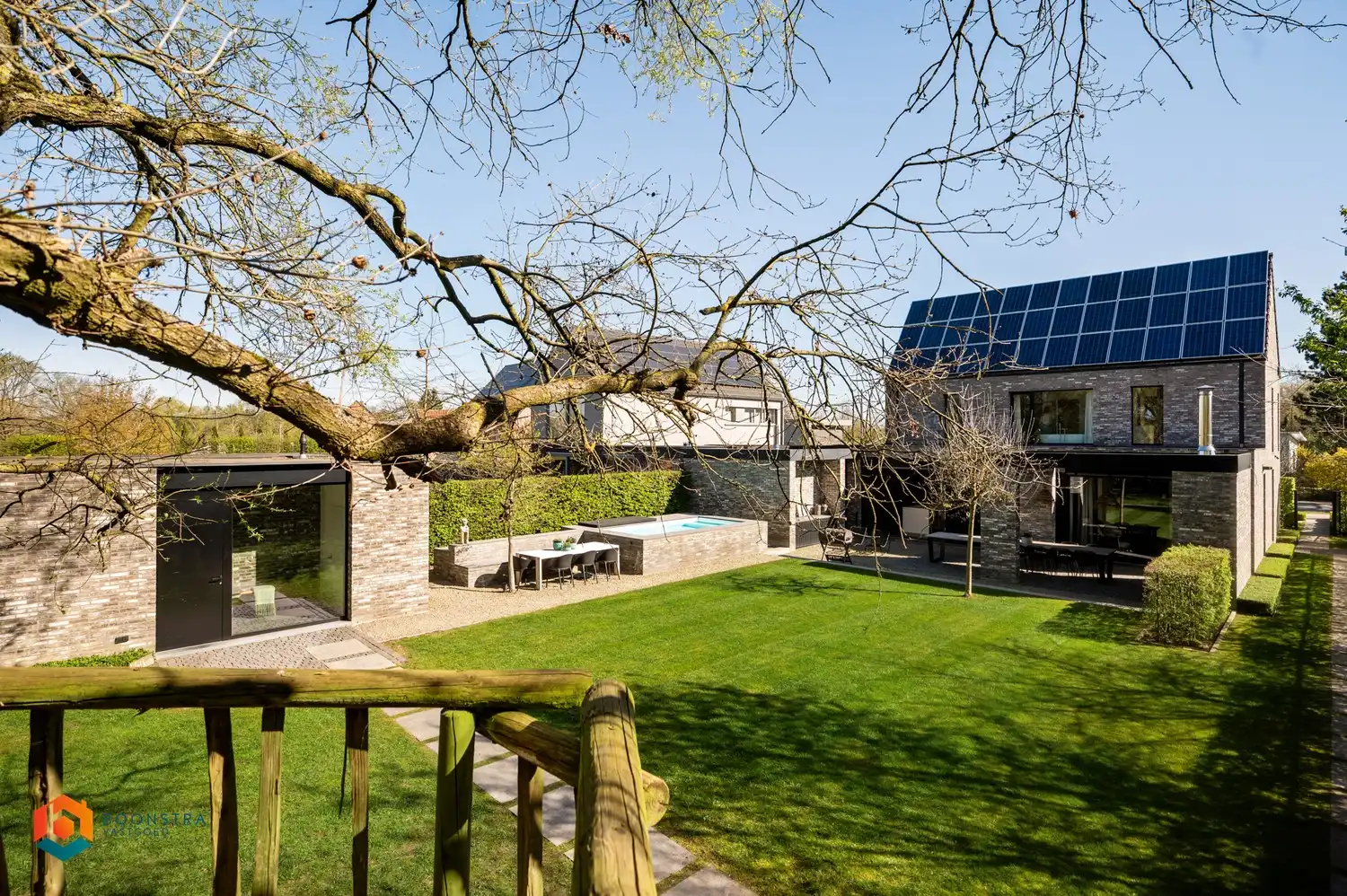 Energiezuinige villa met zwembad, wellness en praktijkruimte op een perceel van 998 m² te Putte foto 2