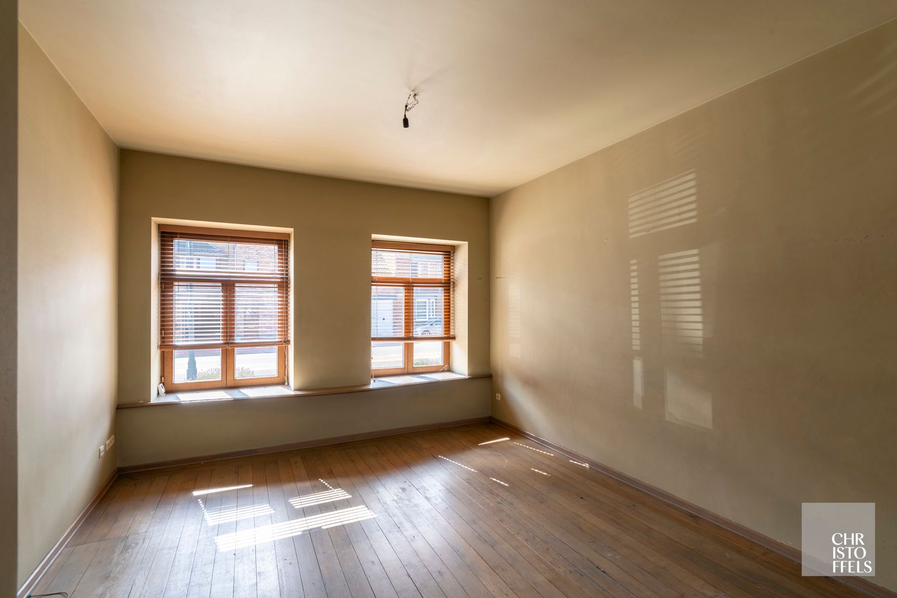 Karaktervol herenhuis (230m²) met stadstuin en centrale ligging in Hoeselt foto 12