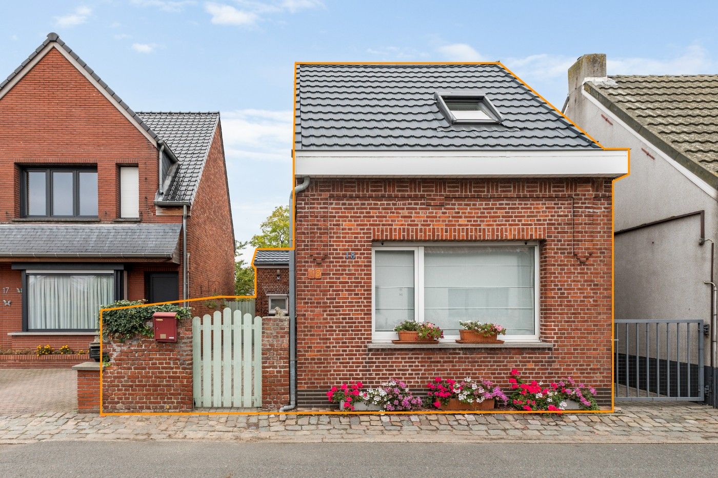 Super charmante, halfopen starterswoning met 2 slpk. en toffe tuin foto 28
