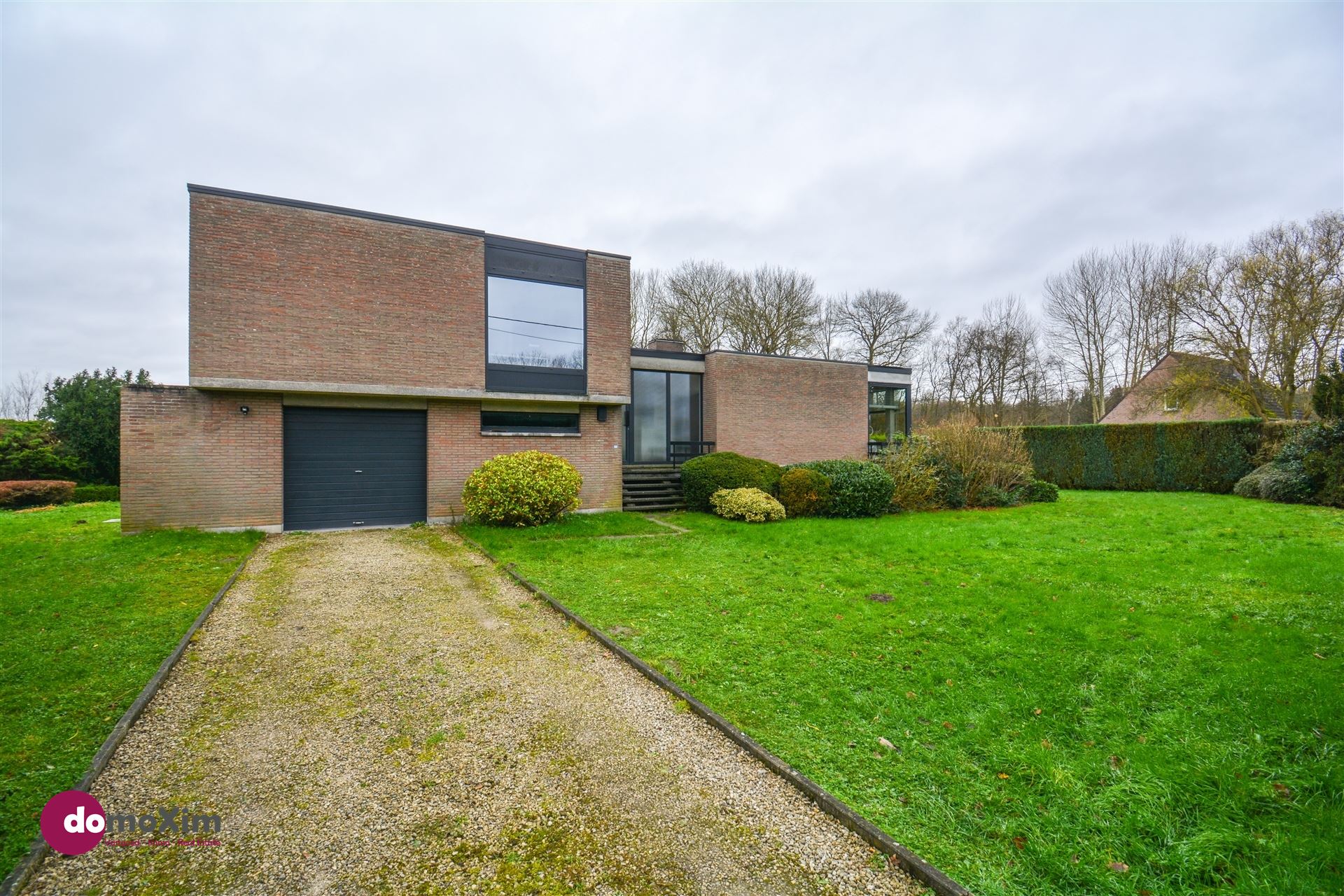 Rustig gelegen woning met grote tuin en weids uitzicht foto {{pictureIndex}}