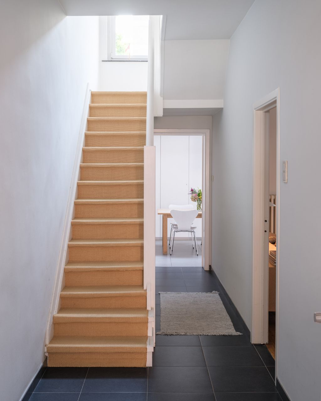 Instapklare gezinswoning met vier slaapkamers nabij de Bijlokesite foto 3