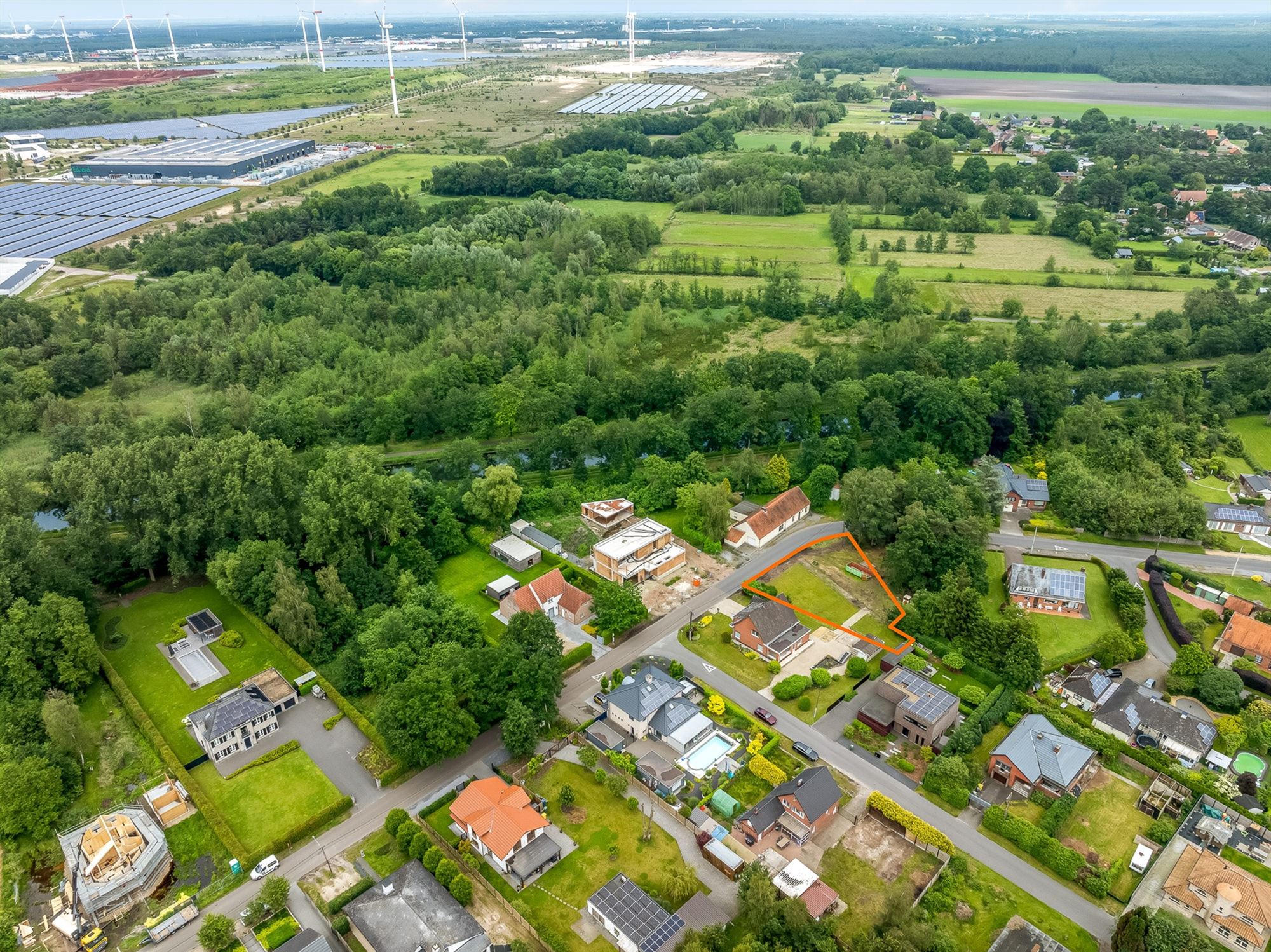 ZUIDGERICHTE BOUWGROND OB VAN 687M2 VLAKBIJ NATUURGEBIED foto 2