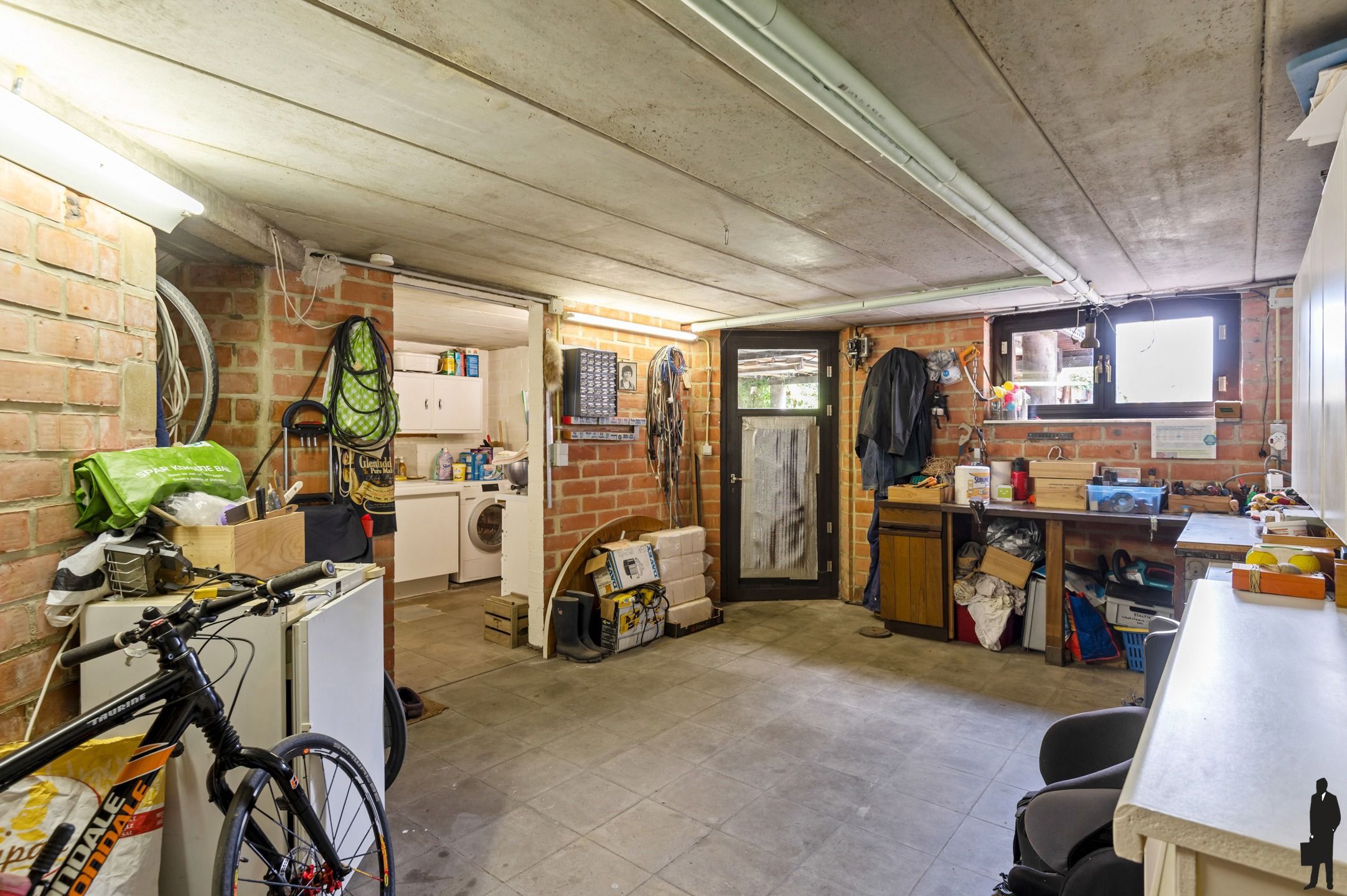 Karaktervolle split-level woning met 4 slpks en zonnige tuin foto 24