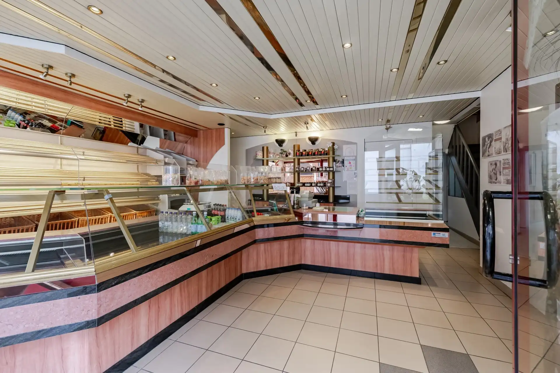 Karaktervolle woning met handelsruimte en zonnige tuin foto 20