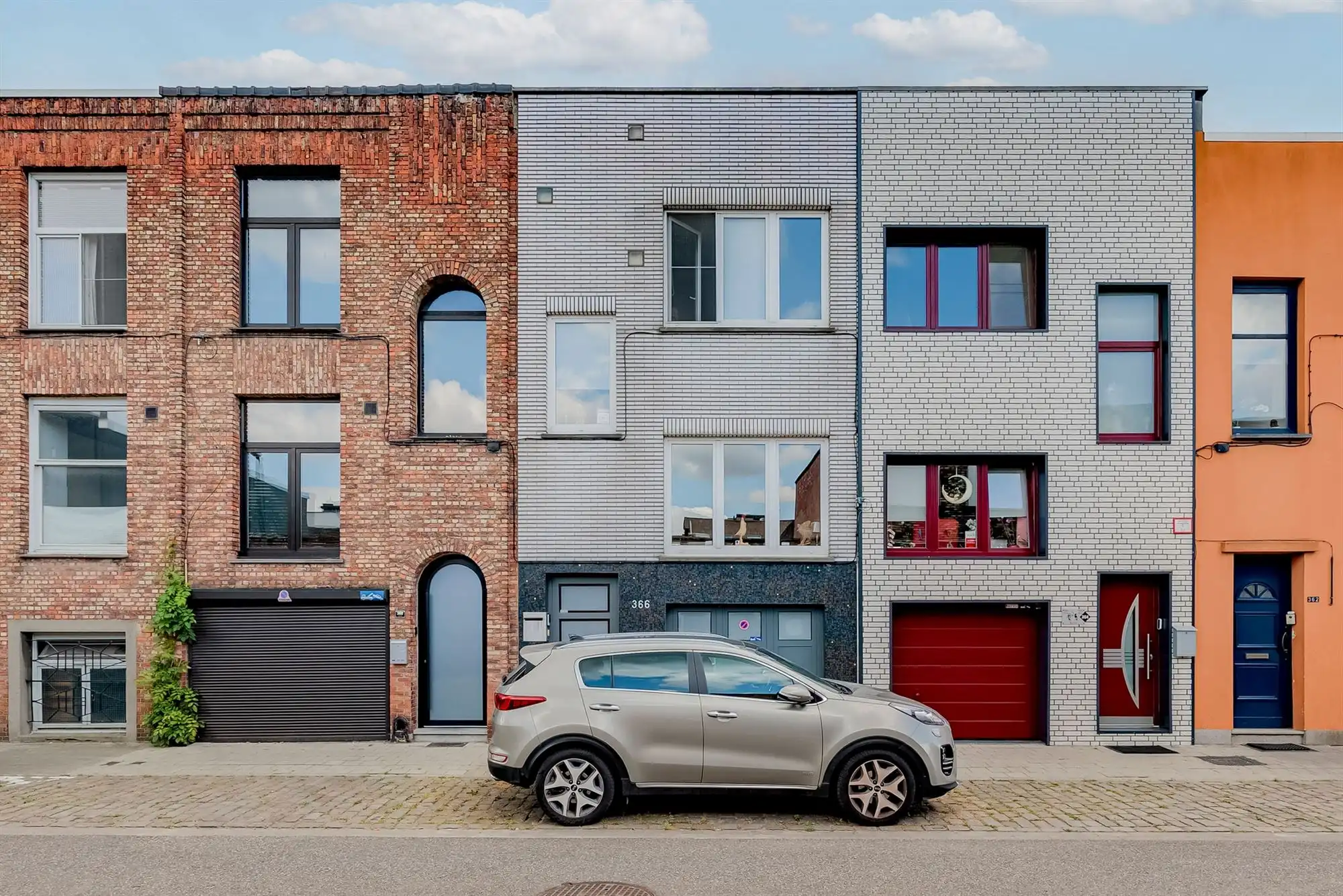 Hoofdfoto van de publicatie: Bel-étage met 3 slaapkamers, zonnige tuin en ruime garage!
