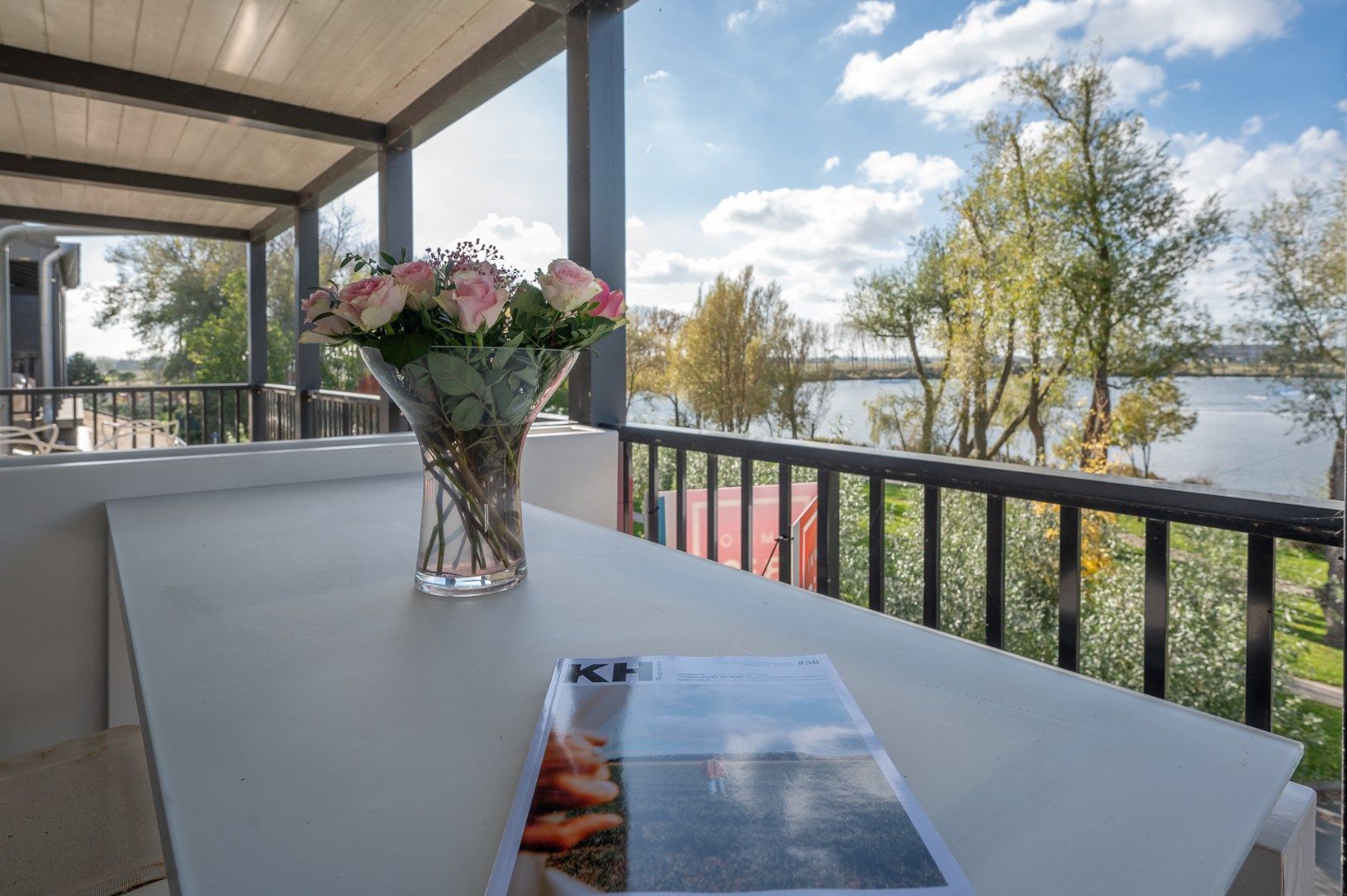 Exclusief: 1e lijn appartement met zuid-west georiënteerde terrassen en frontaal zicht op het meer te Duinenwater foto 17