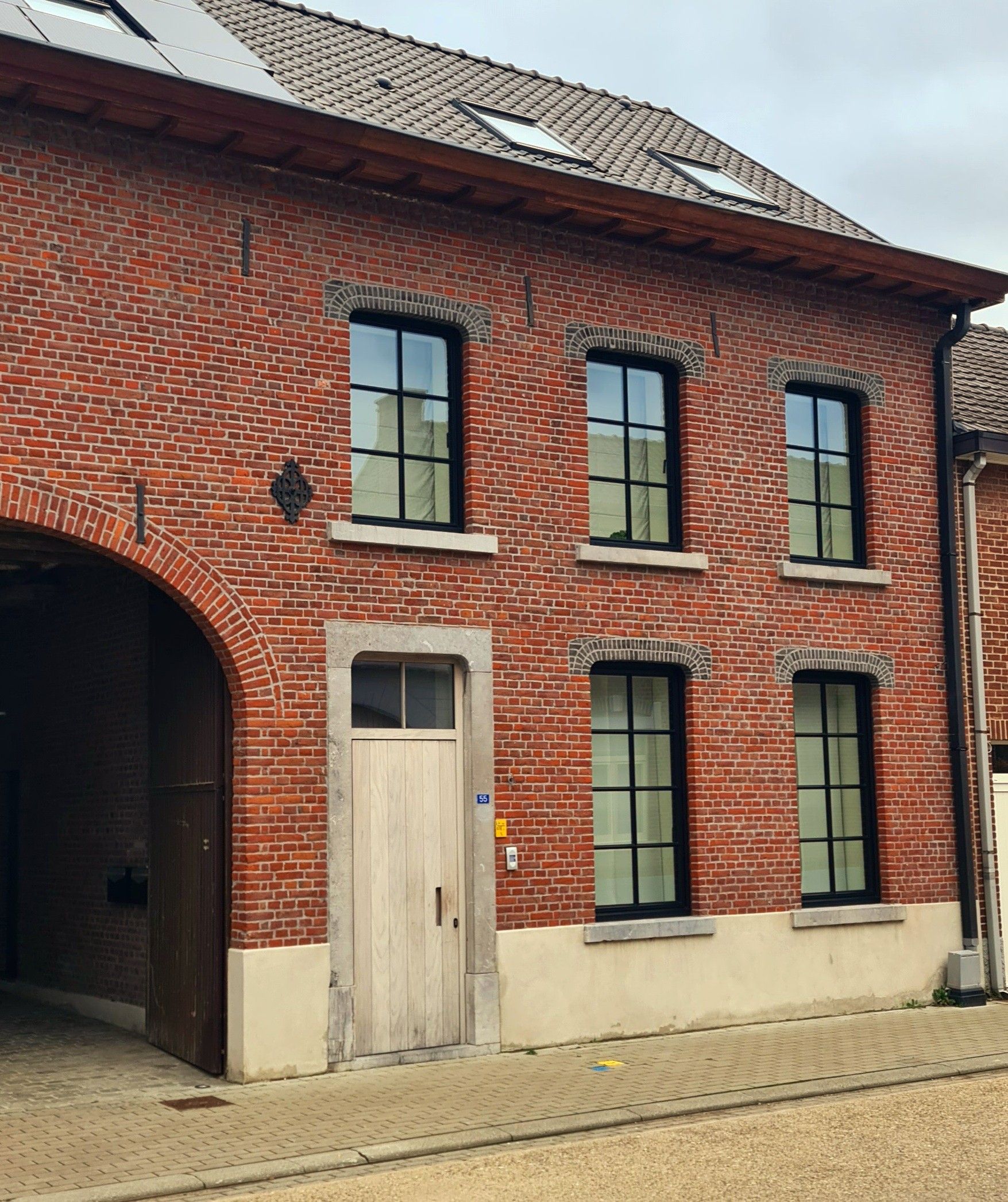 Gezellig duplex-appartement in centrum van Eigenbilzen met leuk terras foto 1