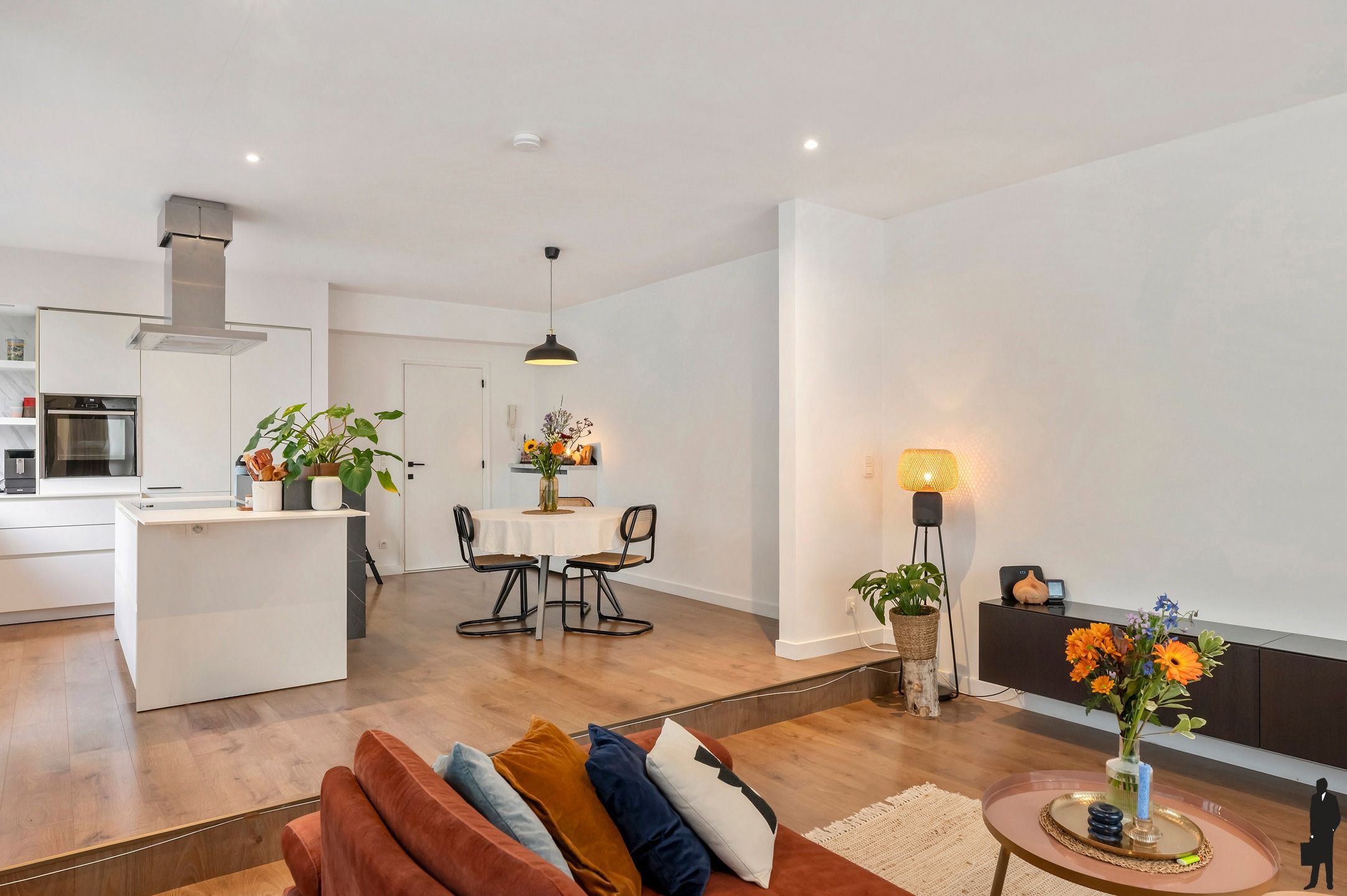 Instapklaar ruim gelijkvloers appartement in hartje Zurenborg foto 4