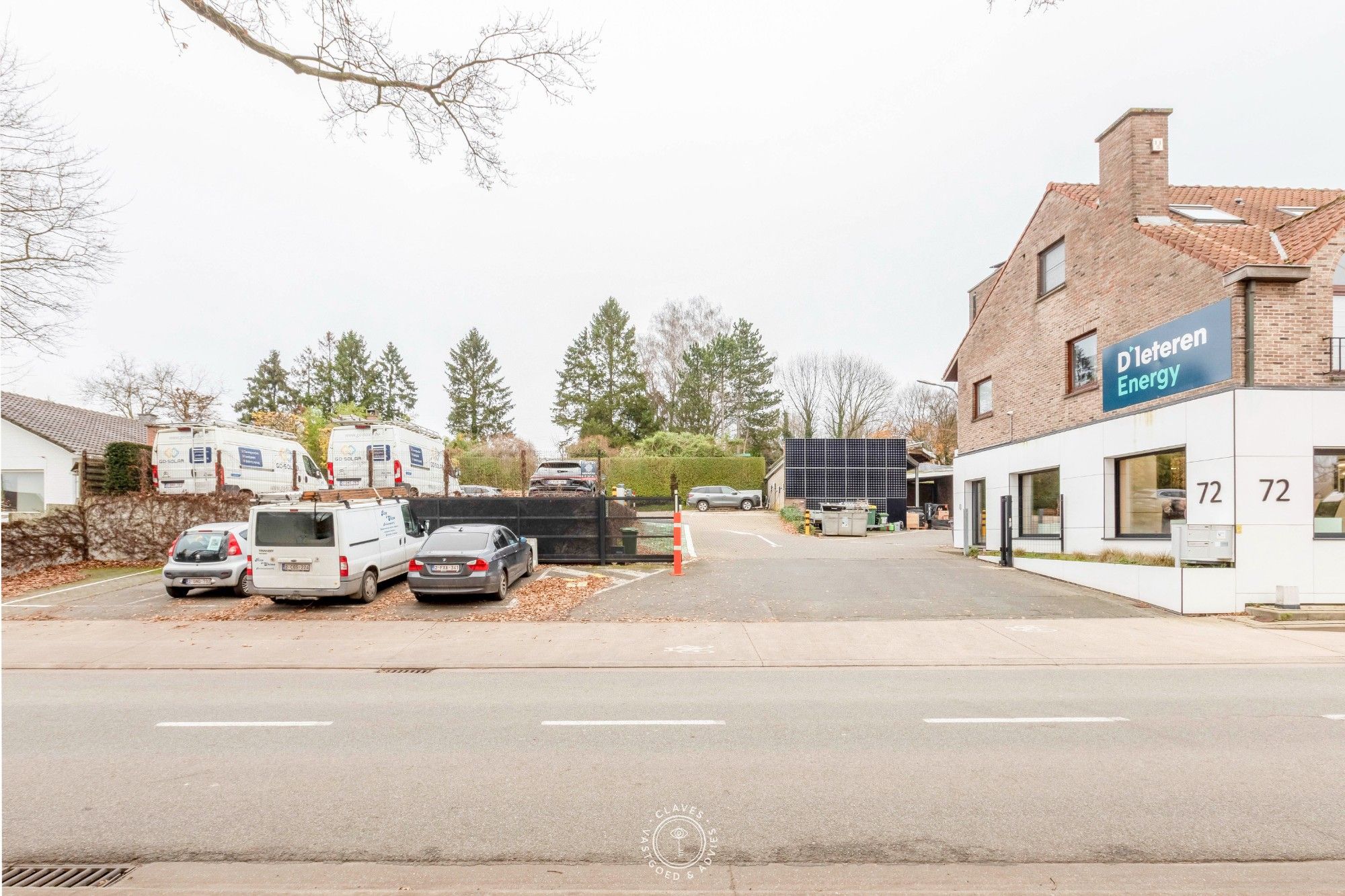 Multifunctioneel kantoorgebouw met magazijnen foto 2