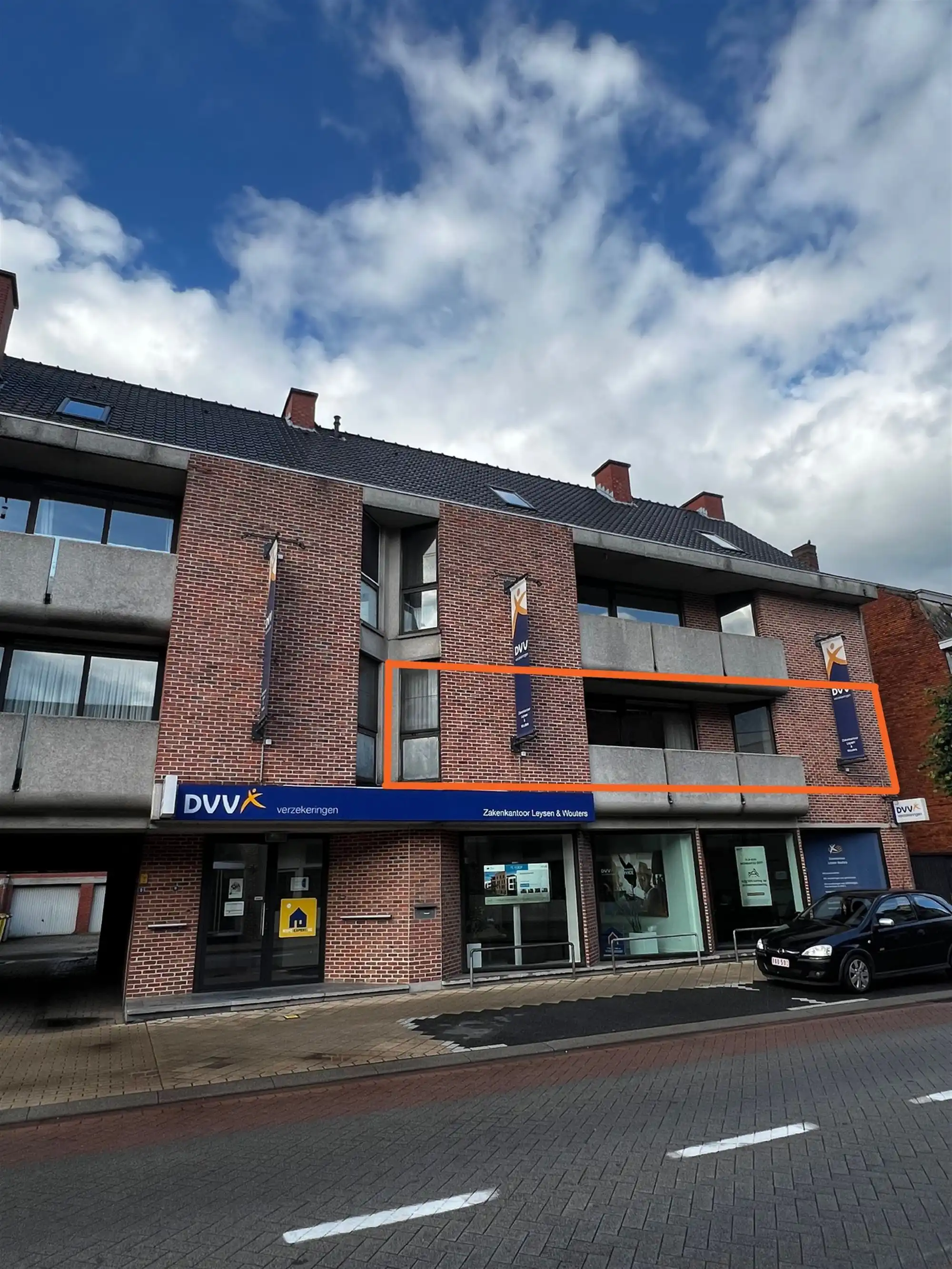 RUIM APPARTEMENT MET 3 SLAAPKAMERS EN GROOT TERRAS IN HET CENTRUM VAN BALEN foto 15
