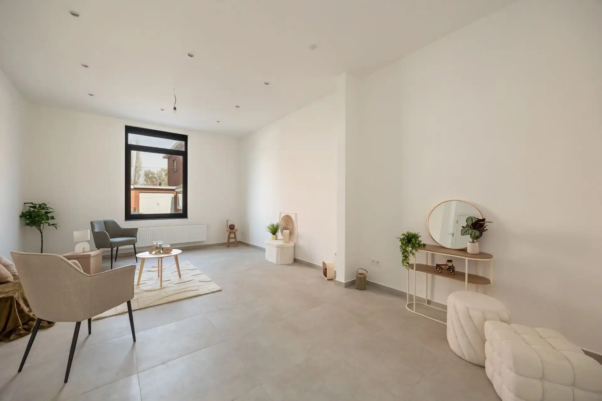 Gerenoveerde gezinswoning met tuin in rustige omgeving foto 2