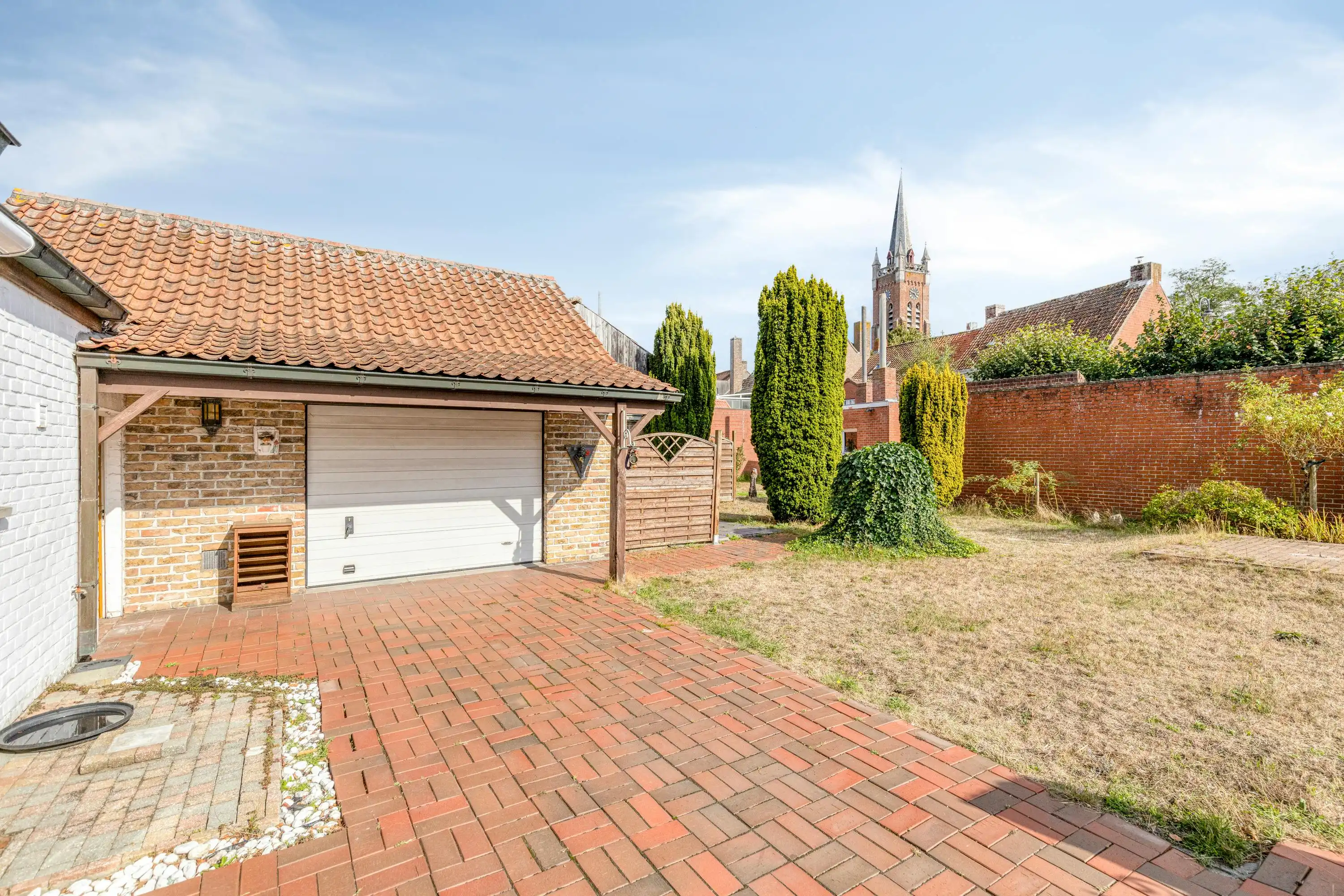 Halfopen huis / grond (537m²) met potentieel in hartje Sijsele (Damme) foto 9