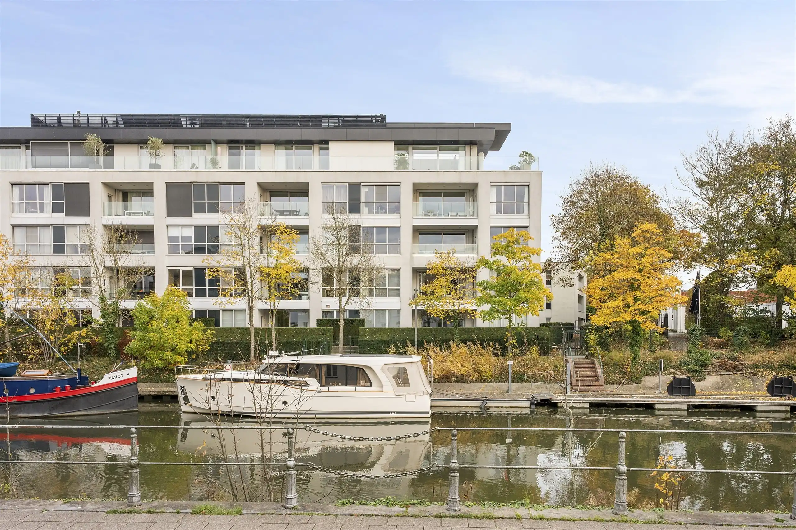 Machtig, prachtig luxe appartement met frontaal Leiezicht! foto 4